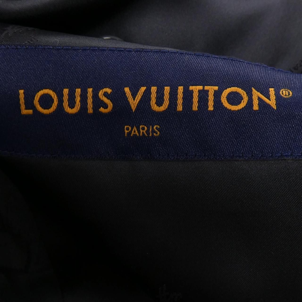 Louis Vuitton Louis Vuitton Louis Vuitton Jacket Others Outerwear HRFB1EDLI DUTY FREE for USA Size ONE SIZE - 4 Thumbnail