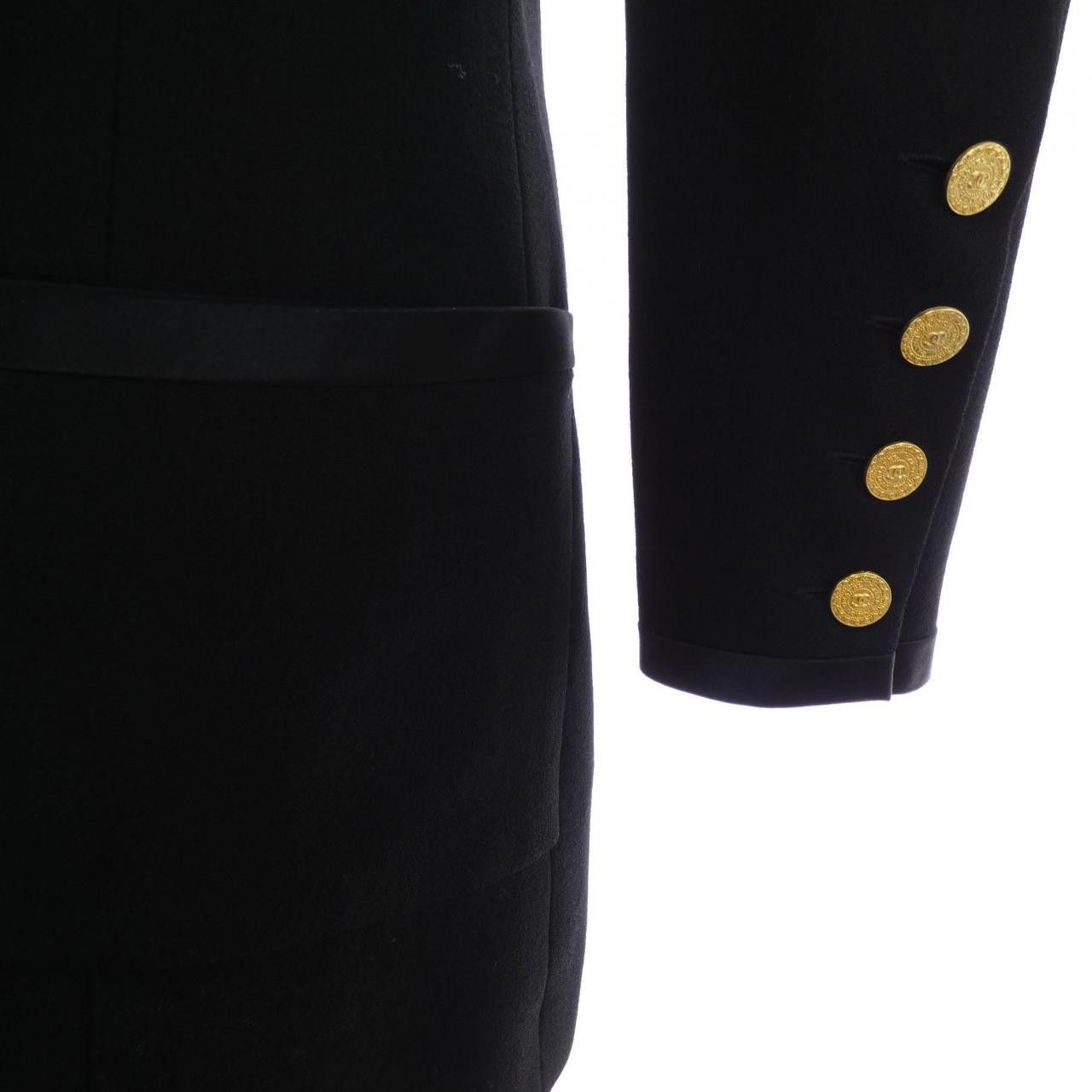 Chanel Chanel Chanel Suit Set Others Suits DUTY FREE for USA Size ONE SIZE - 5 Thumbnail
