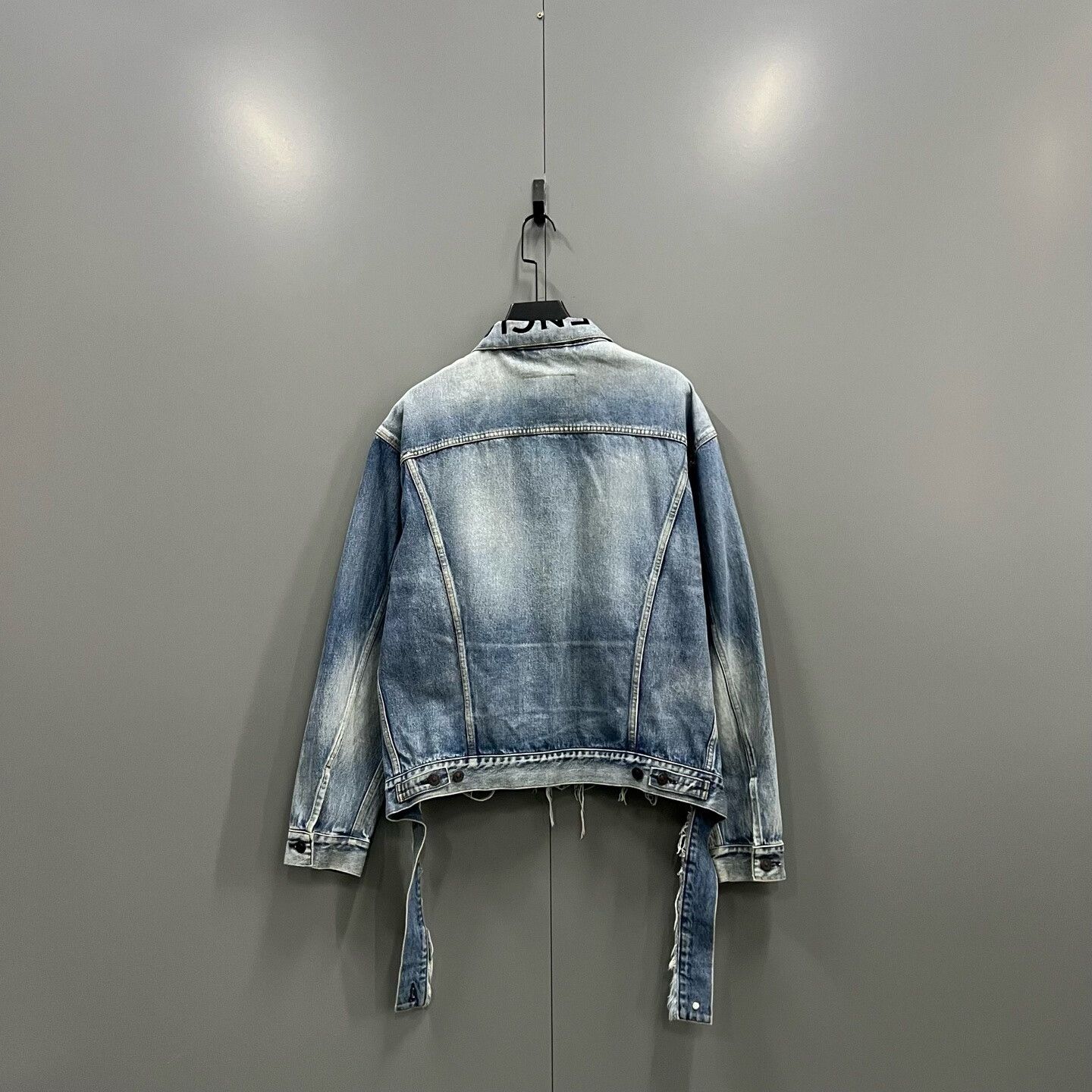 Balenciaga balenciaga embroidered logo denim jacket Size US XS / EU 42 / 0 - 2 Thumbnail
