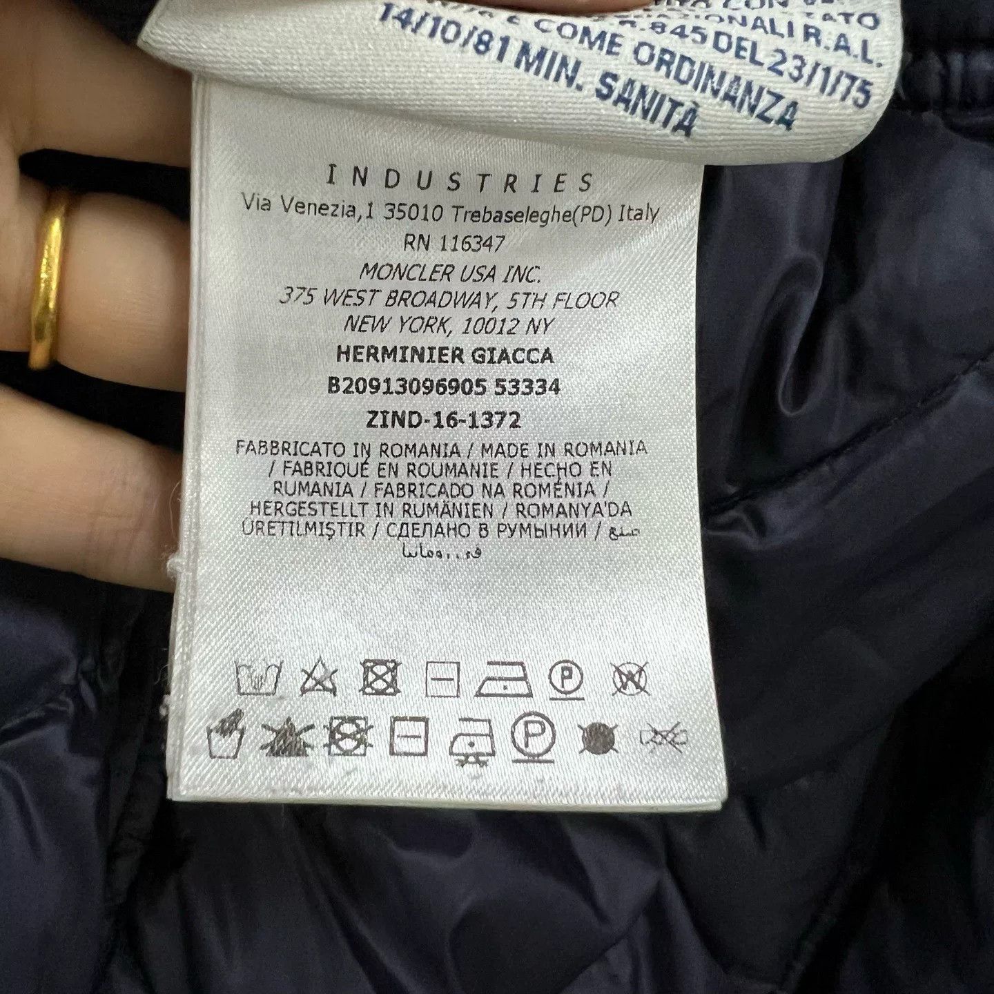 Moncler moncler navy logo stand collar down jacket Size US M / EU 48-50 / 2 - 5 Thumbnail