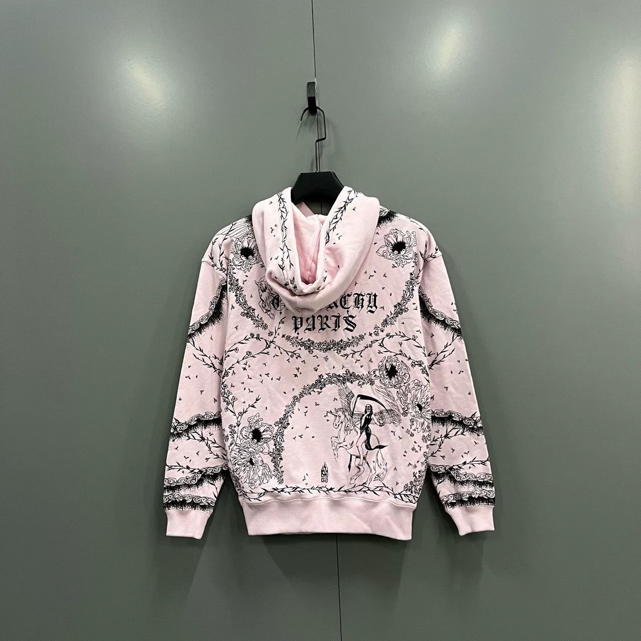 Givenchy givenchy gothic printed hoodie in pink Size XS / US 0-2 / IT 36-38 - 2 Thumbnail