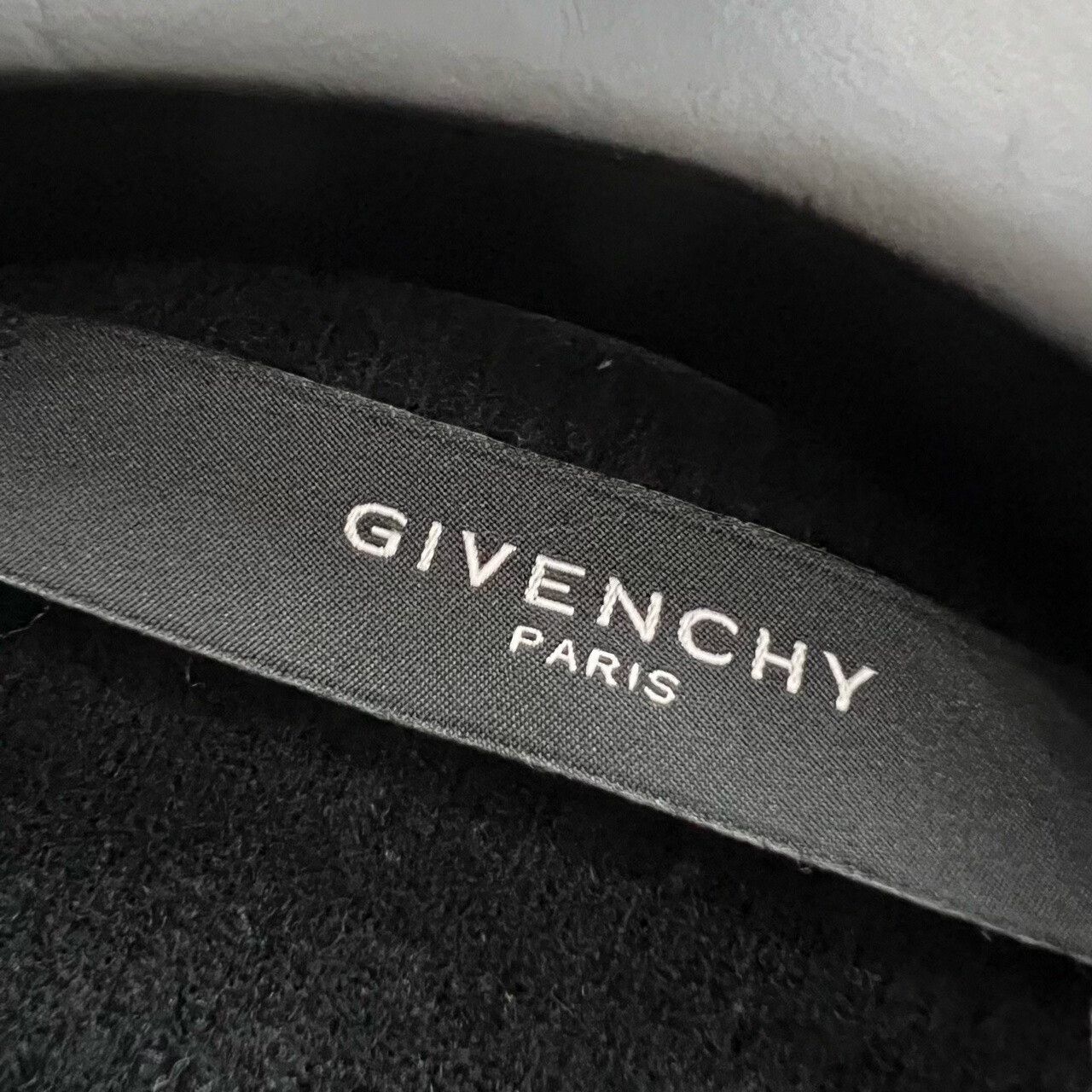 Givenchy Givenchy Black Knitted Sweater Size M Size US M / EU 48-50 / 2 - 2 Thumbnail