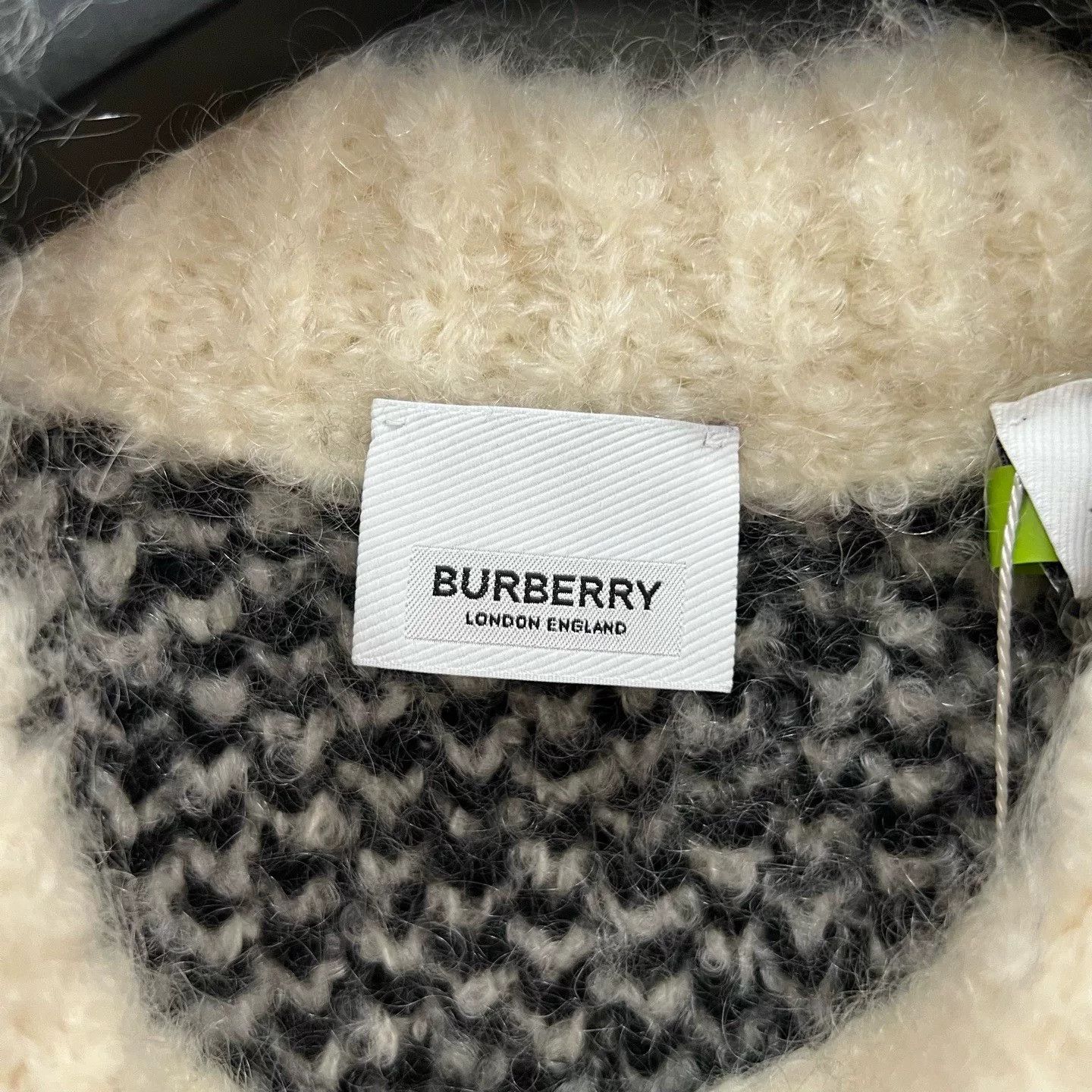 Burberry burberry zebra design wool sweater size xs Size XS / US 0-2 / IT 36-38 - 3 Thumbnail