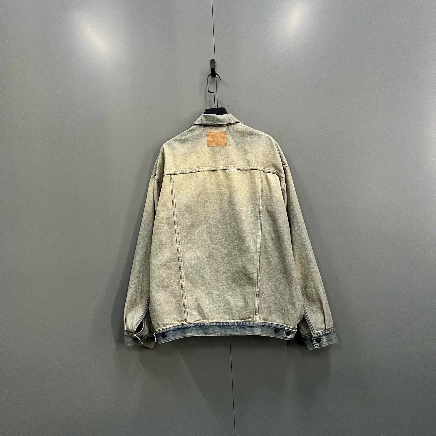 Balenciaga balenciaga distressed logo denim jacket size 2 Size US S / EU 44-46 / 1 - 2 Thumbnail