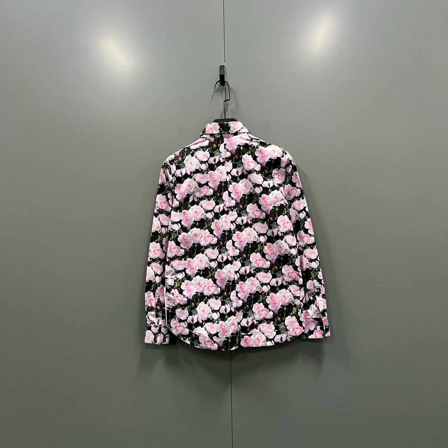 Givenchy Givenchy Floral Print Long Sleeve Shirt Size M / US 6-8 / IT 42-44 - 2 Thumbnail