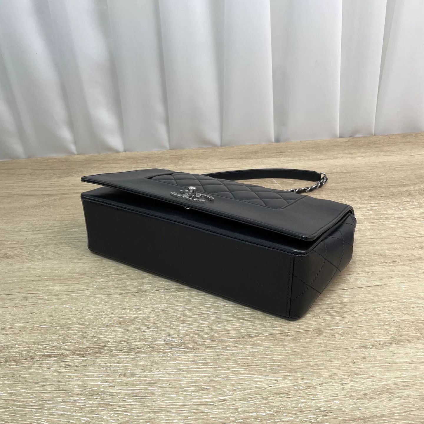 Chanel Pre-loved Bag Very good condition Size ONE SIZE - 4 Thumbnail