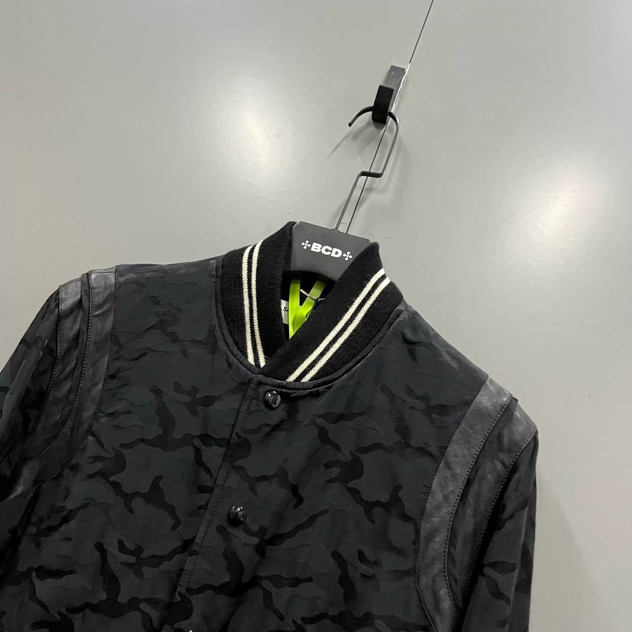 Saint Laurent Paris Saint Laurent Black Patterned Jacket Size 48 Size US M / EU 48-50 / 2 - 2 Thumbnail