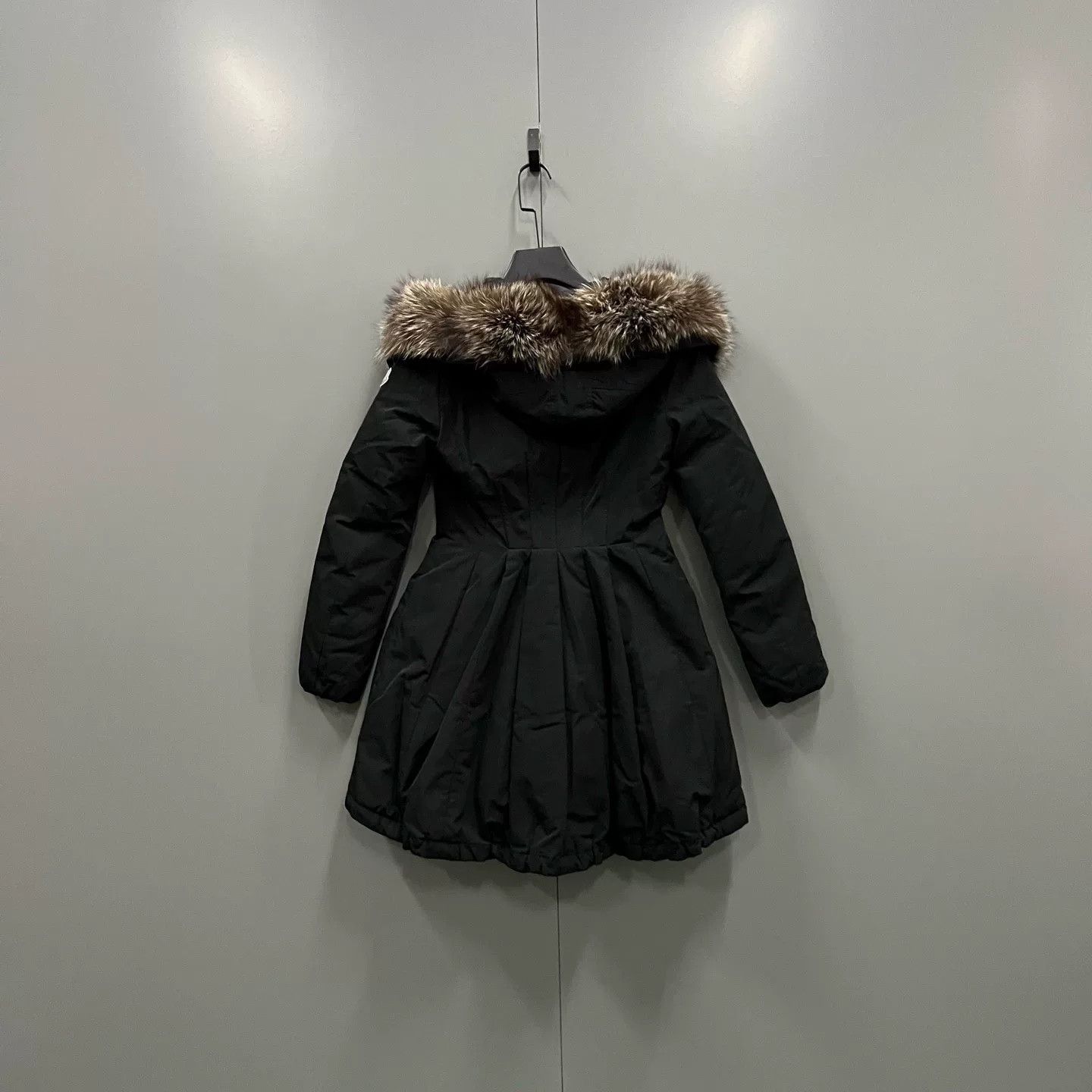 Moncler black belted down jacket with fur collar Size XS / US 0-2 / IT 36-38 - 2 Thumbnail