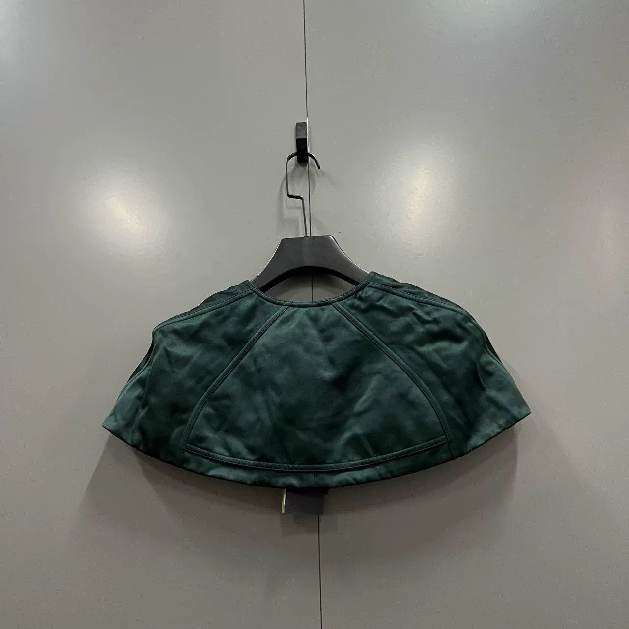 Burberry burberry green cape with tag fg206902 Size S / US 4 / IT 40 - 2 Thumbnail