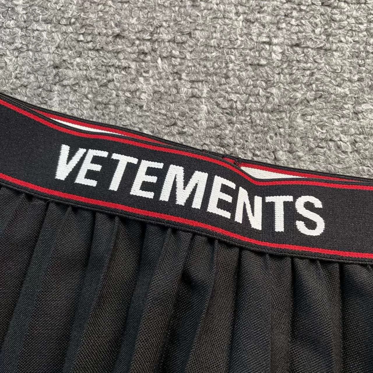 Vetements pleated skirt by vetements in black Size 23" - 3 Thumbnail
