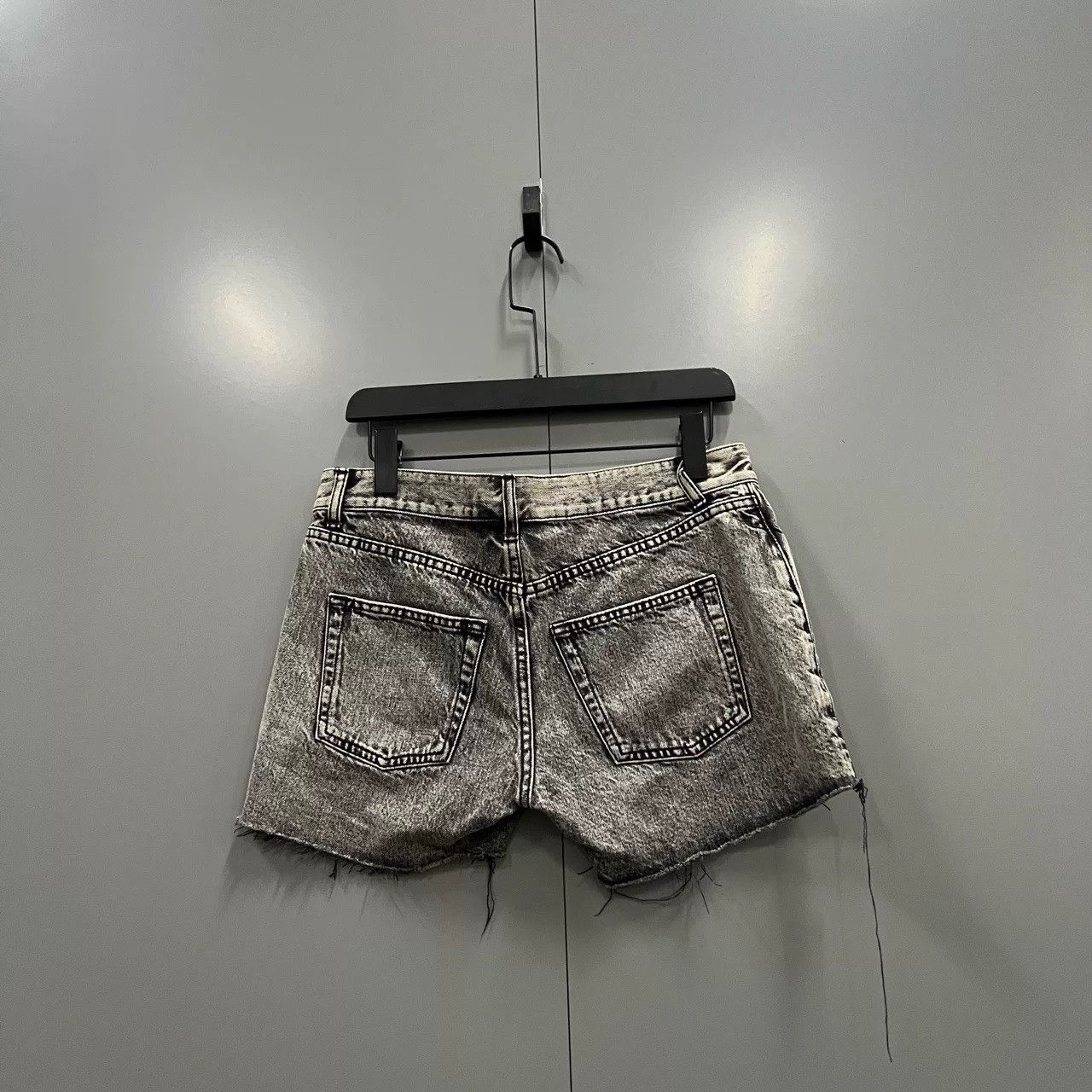 Saint Laurent Paris saint laurent washed denim shorts size 26 Size 26" / US 2 / IT 38 - 2 Thumbnail