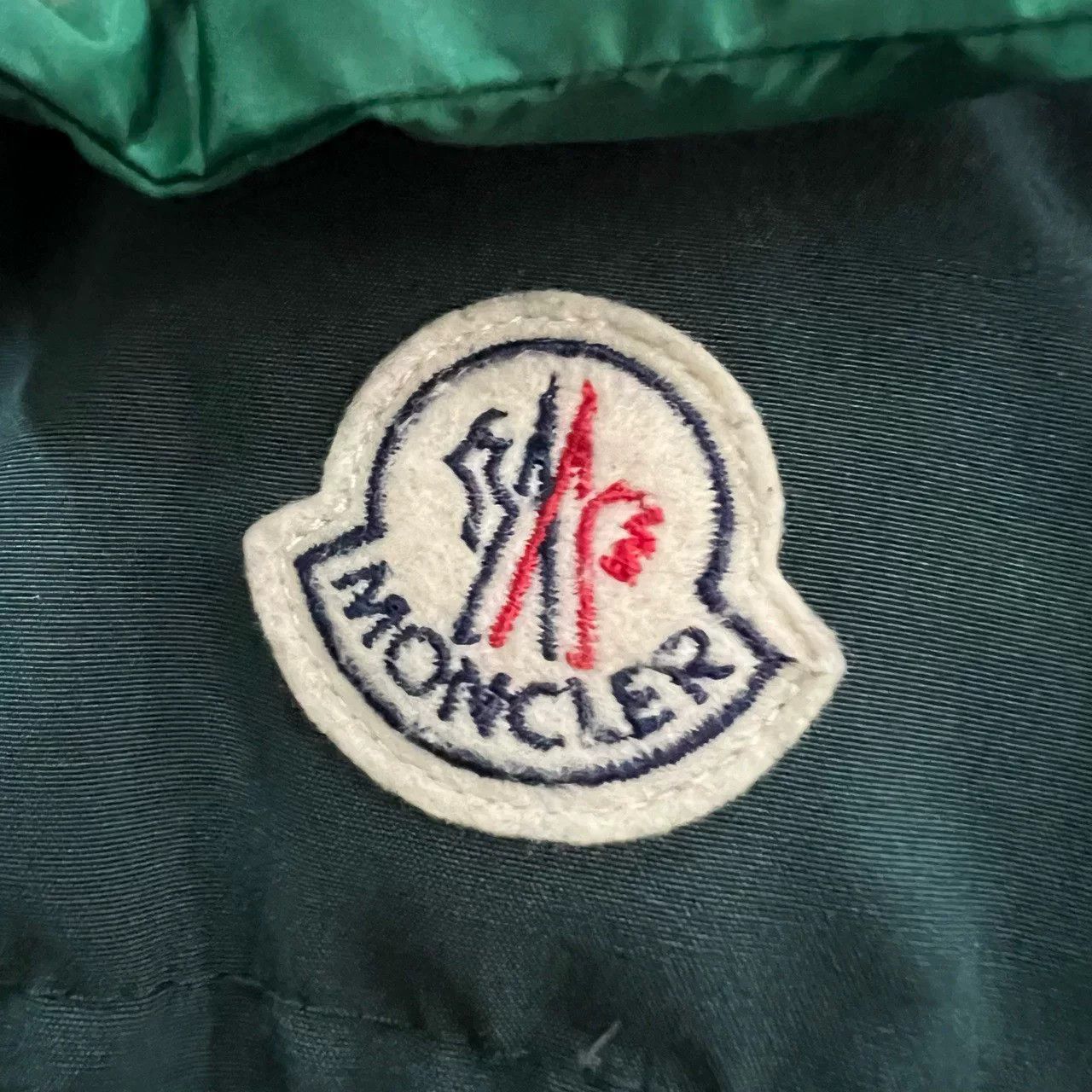 Moncler moncler green logo down jacket size 3 Size US M / EU 48-50 / 2 - 2 Thumbnail