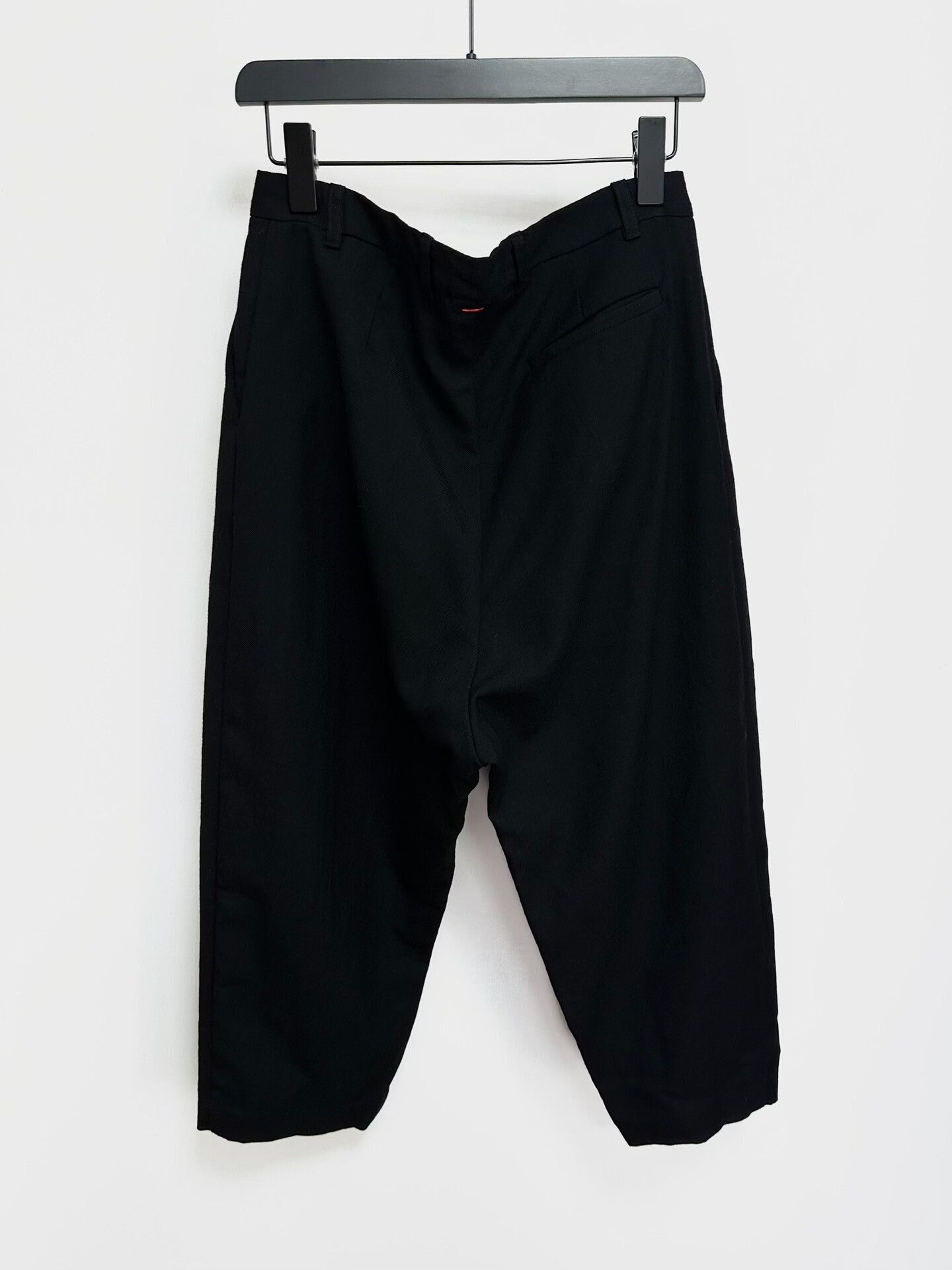 Casey Casey stylish black wool carrot pants Size 40" / US 18 - 2 Thumbnail