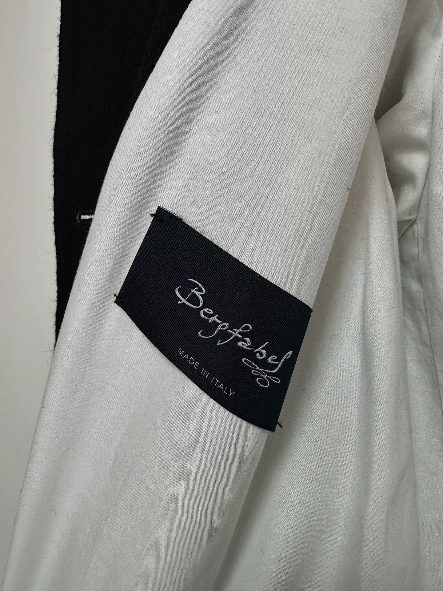 Bergfabel black double-breasted wool long coat Size US M / EU 48-50 / 2 - 6 Thumbnail