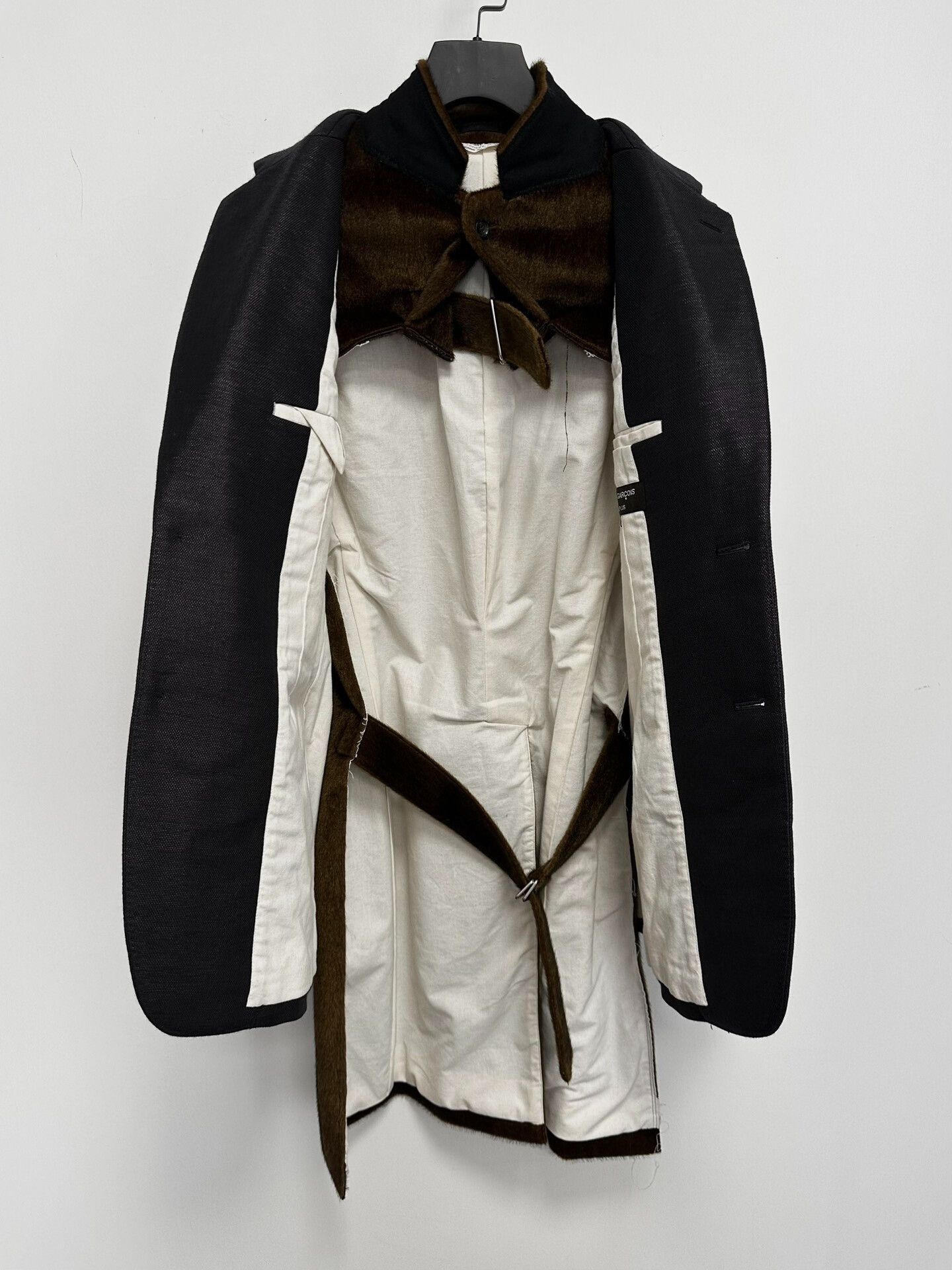 Comme des Garcons comme des garçons faux fur coat Size US S / EU 44-46 / 1 - 3 Thumbnail