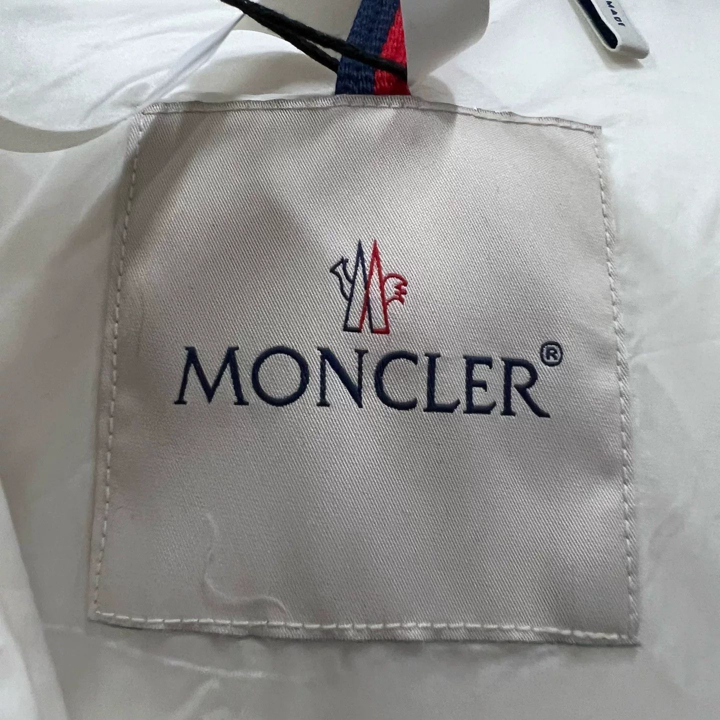 Moncler moncler white logo print down jacket Size US M / EU 48-50 / 2 - 5 Thumbnail