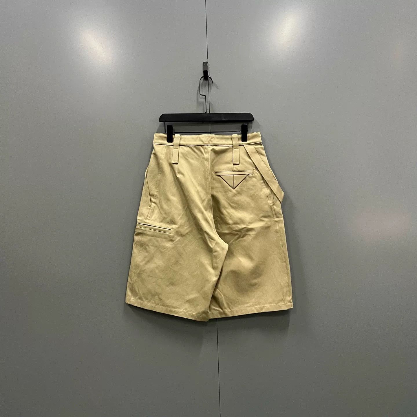 Bottega Veneta Bottega Veneta Khaki Straight-Leg Shorts 46 Size US 36 / EU 52 - 2 Thumbnail