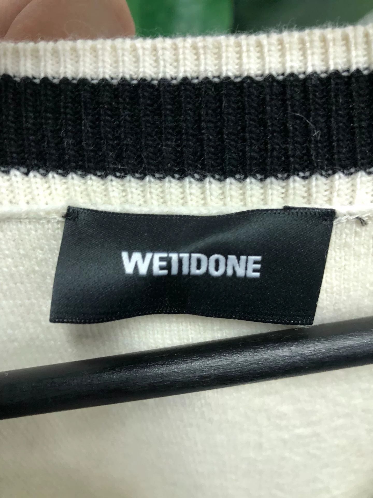 WE11DONE white wool logo v-neck vest unisex Size US L / EU 52-54 / 3 - 3 Thumbnail