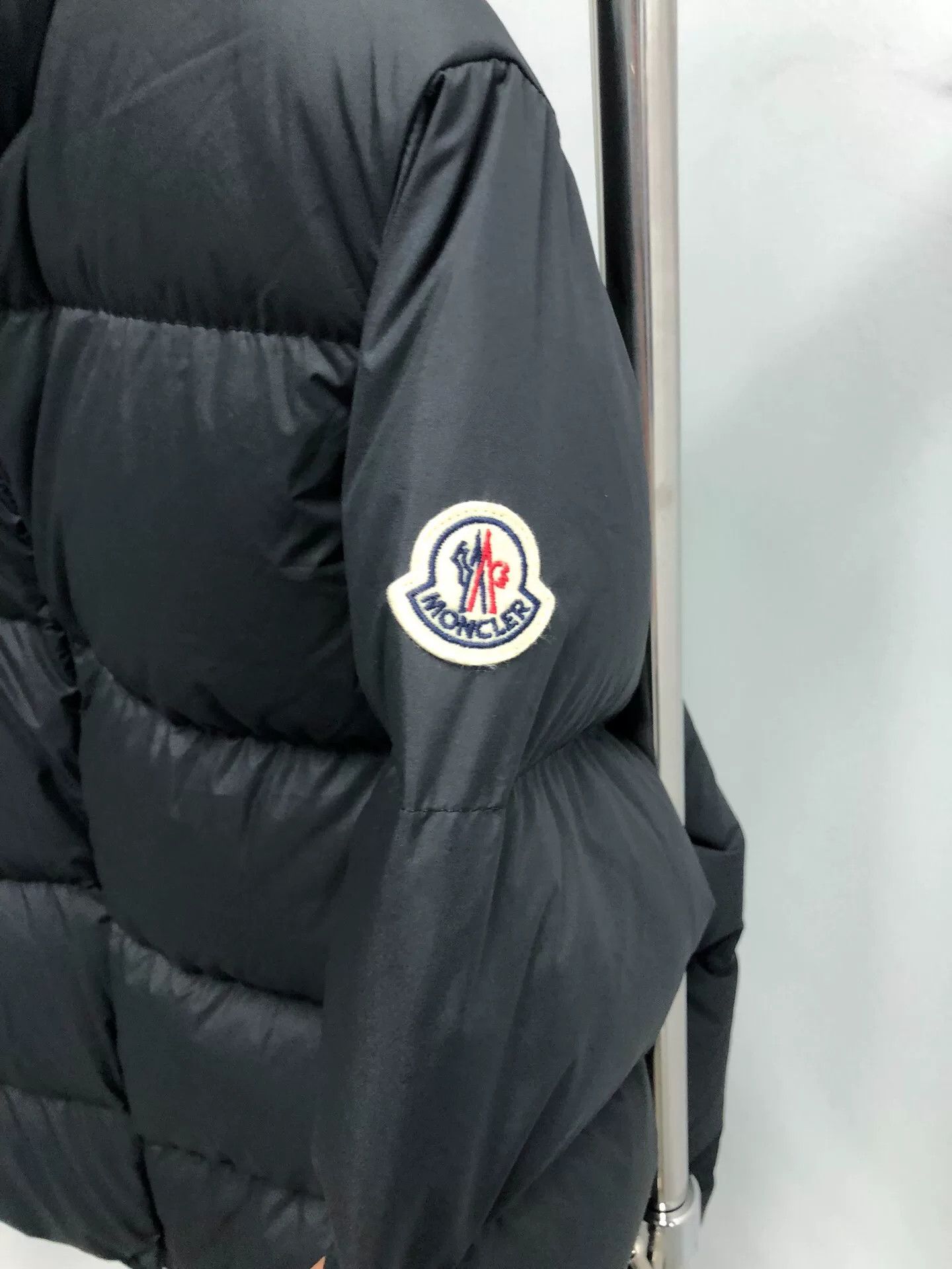 Moncler moncler abbadi black puffer jacket size 4 Size US L / EU 52-54 / 3 - 3 Thumbnail