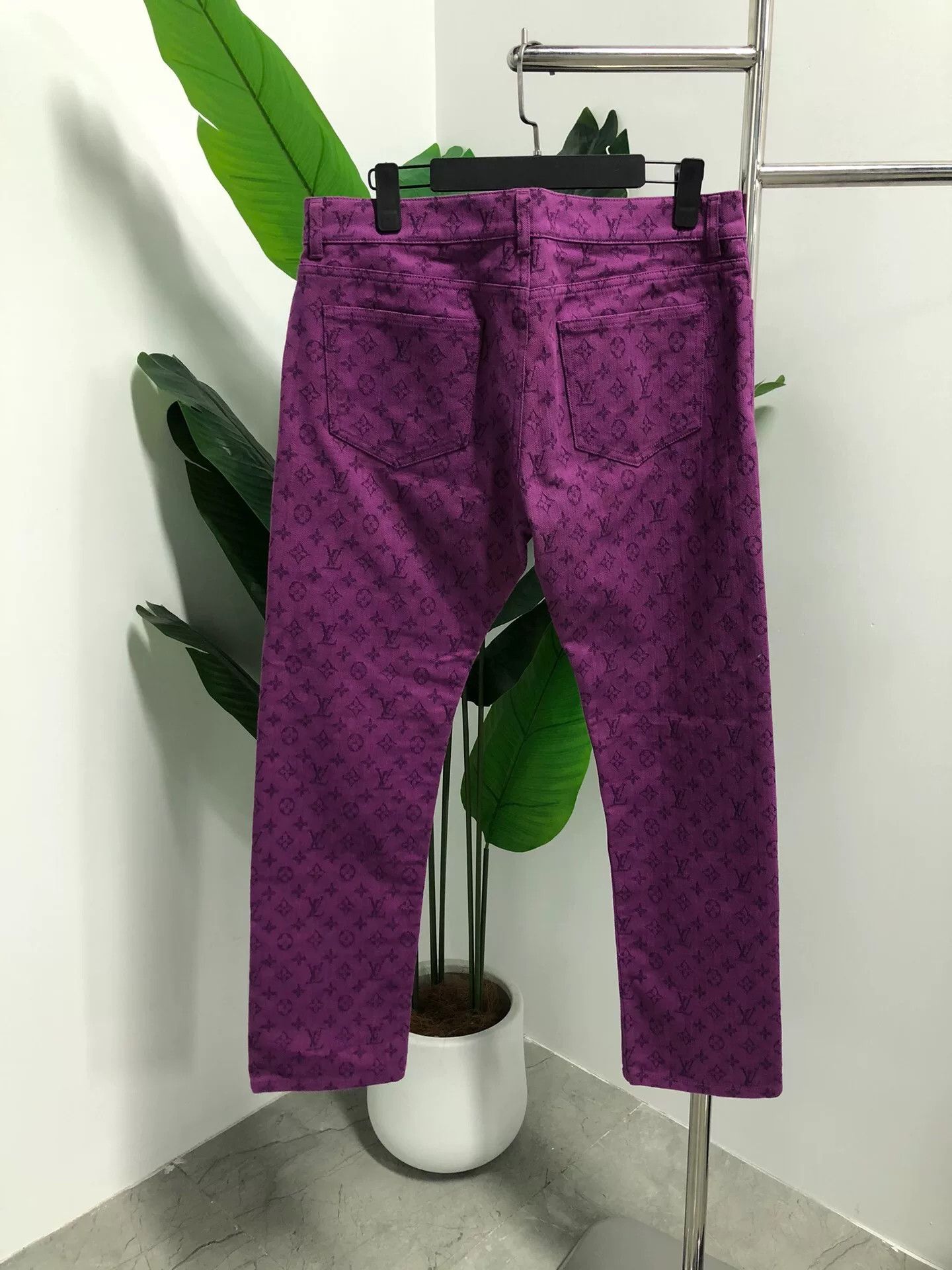 Louis Vuitton louis vuitton purple logo jeans for men Size US 33 - 2 Thumbnail