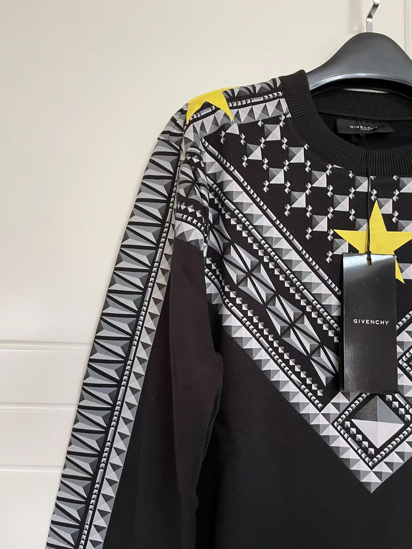 Givenchy Givenchy Star Pattern Sweatshirt Size S Size US S / EU 44-46 / 1 - 3 Thumbnail