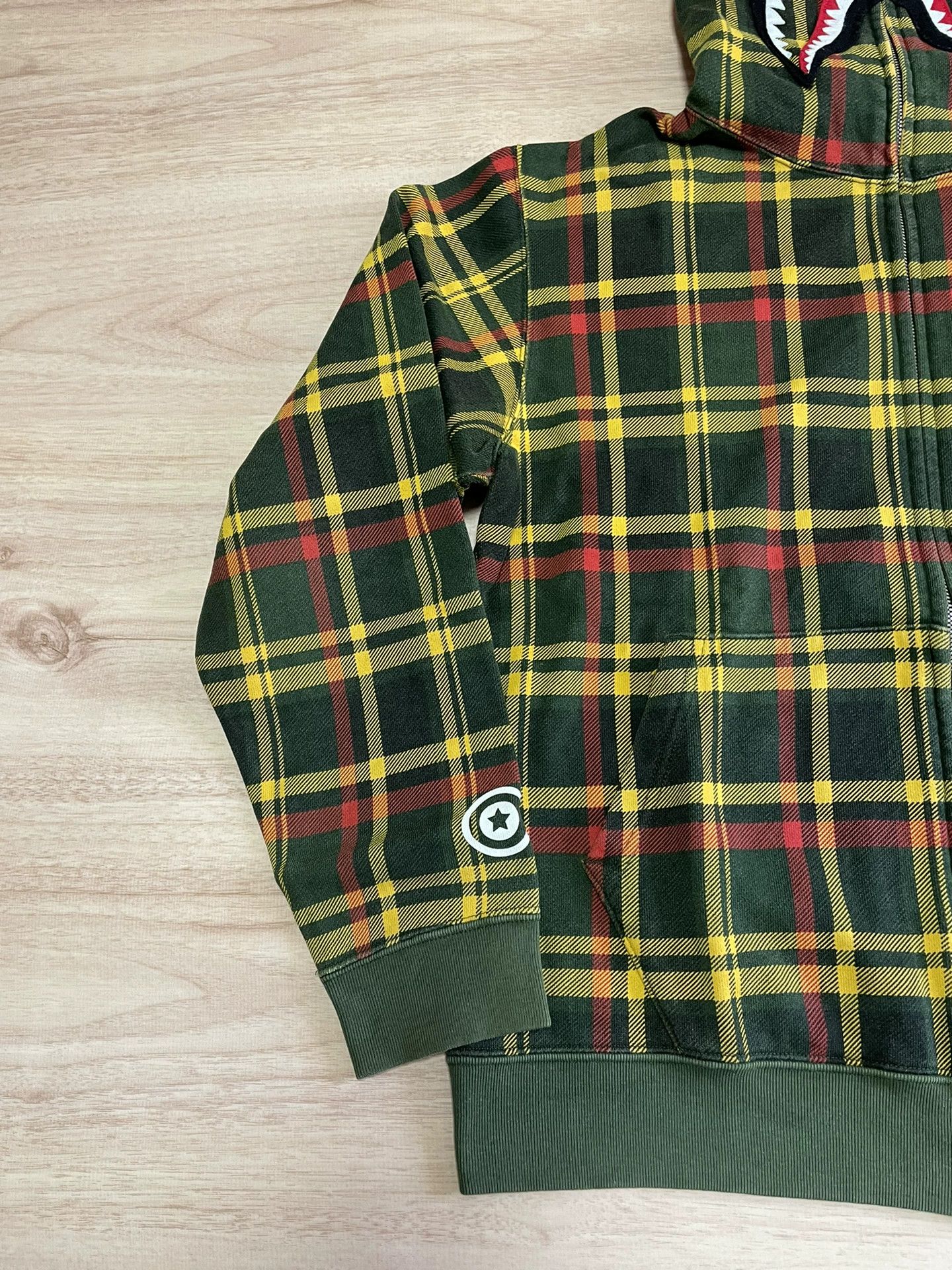 Bape bape plaid shark hoodie size s Size US S / EU 44-46 / 1 - 3 Thumbnail