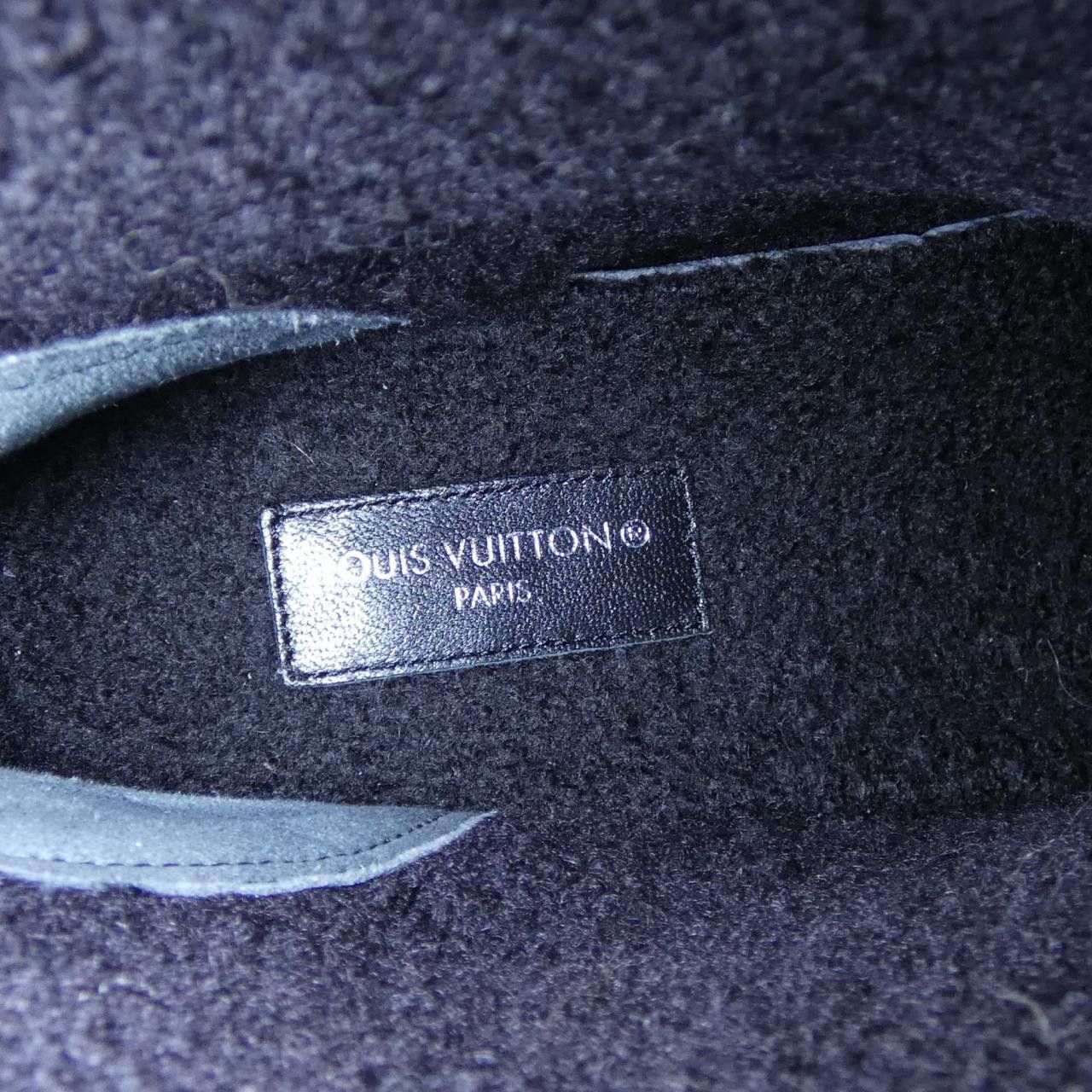 Louis Vuitton Louis Vuitton Louis Vuitton Snowdrop Shearling Boots Suede Shoes DUTY FREE for USA Size ONE SIZE - 6 Thumbnail