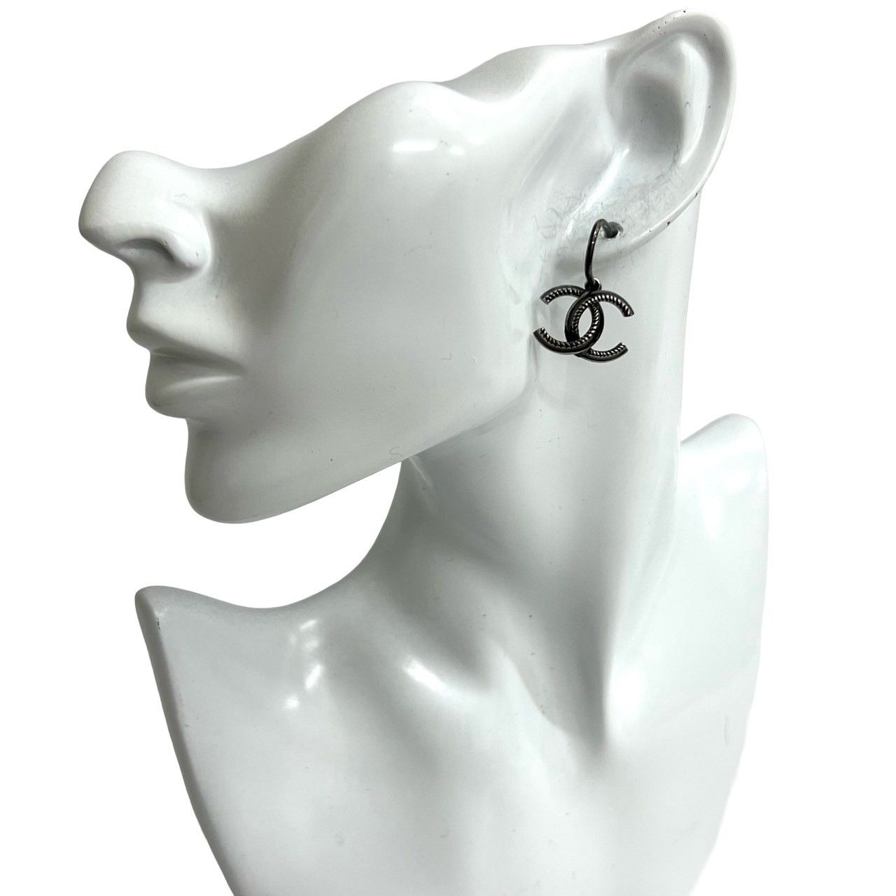 Chanel Chanel Chanel Coco Mark Earrings Metal Earrings DUTY FREE for USA Size ONE SIZE - 2 Thumbnail