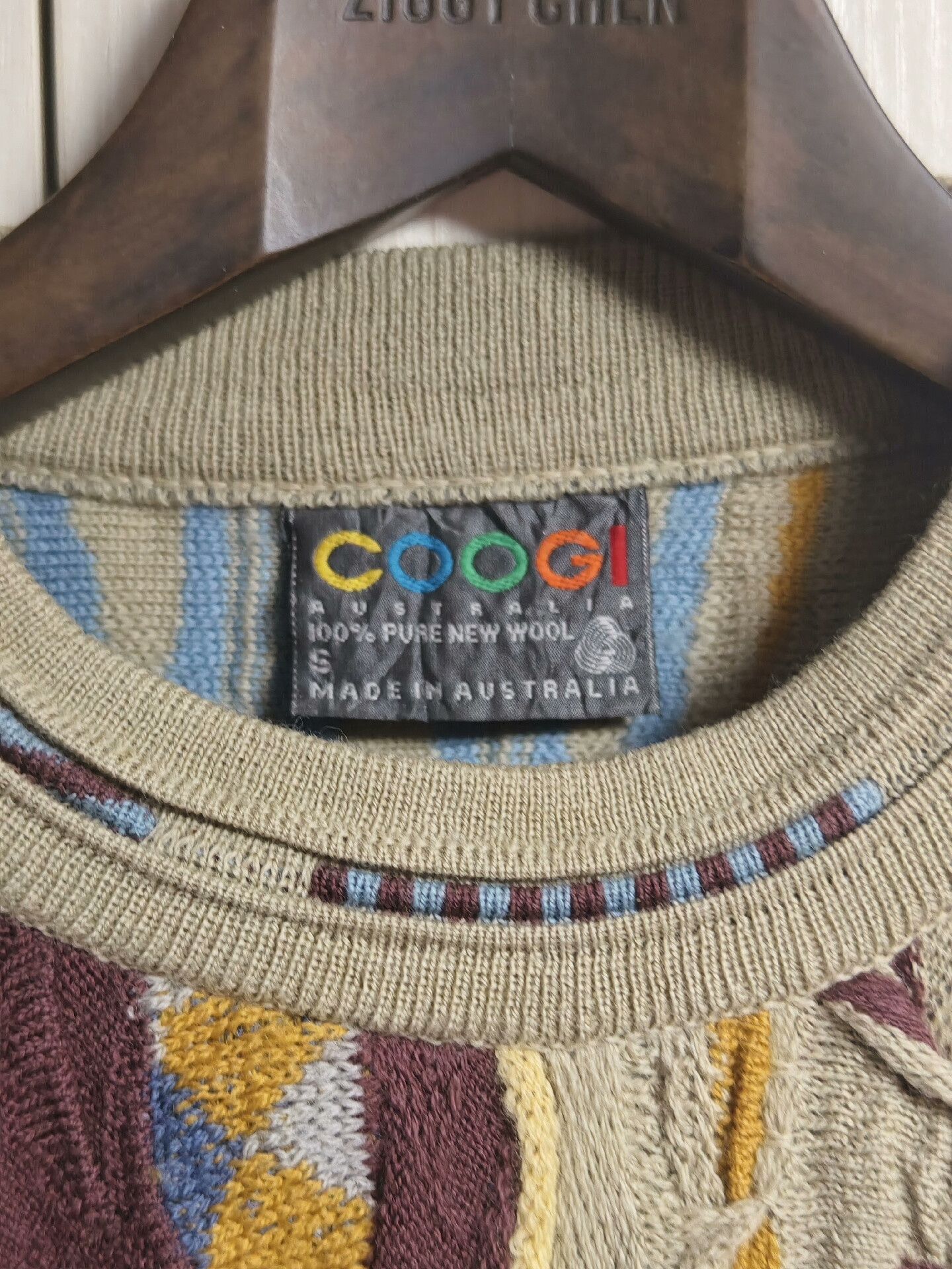 Vintage vintage coogi patterned sweater with shoulder pads Size US L / EU 52-54 / 3 - 4 Thumbnail