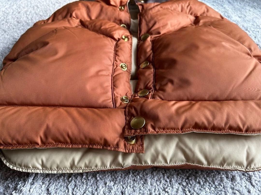 Rocky Mountain Featherbed rocky mountain down vest in brown color Size US S / EU 44-46 / 1 - 8 Thumbnail