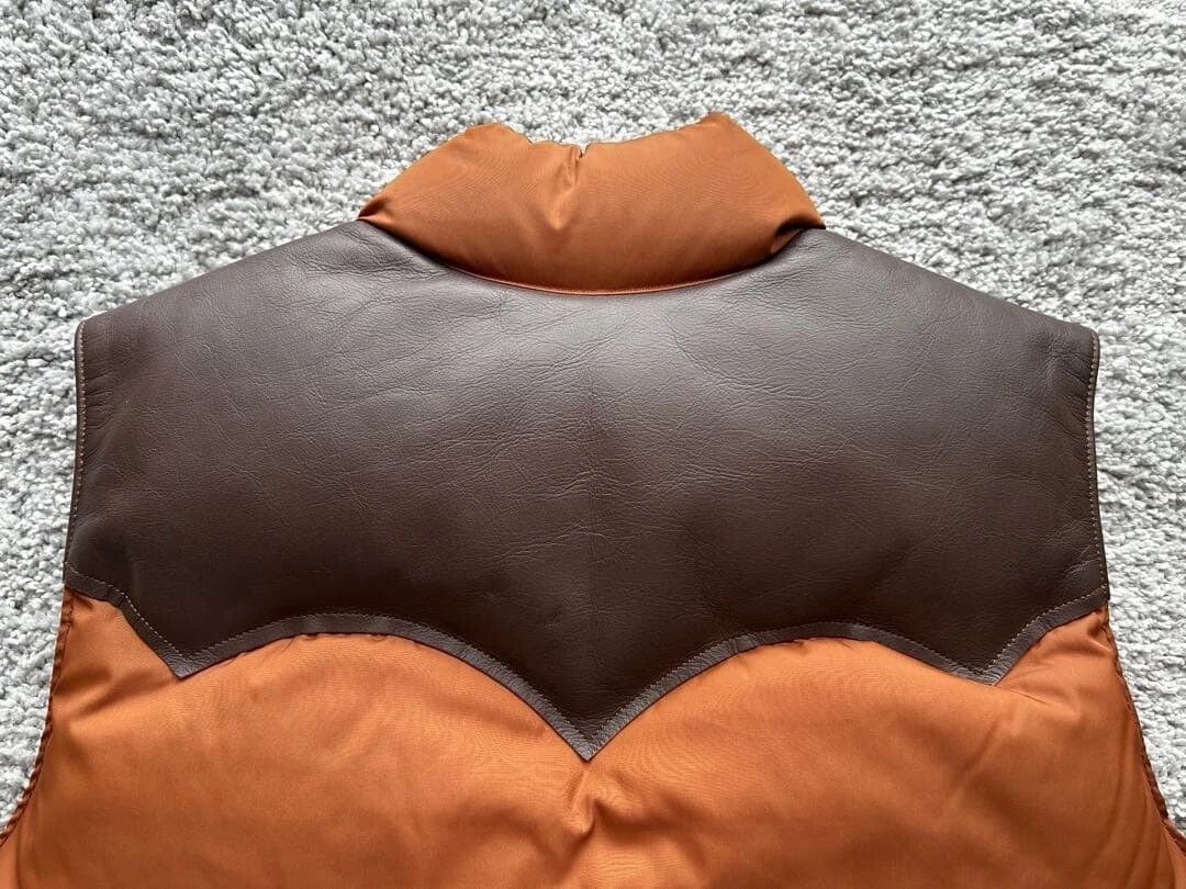 Rocky Mountain Featherbed rocky mountain down vest in brown color Size US S / EU 44-46 / 1 - 4 Thumbnail