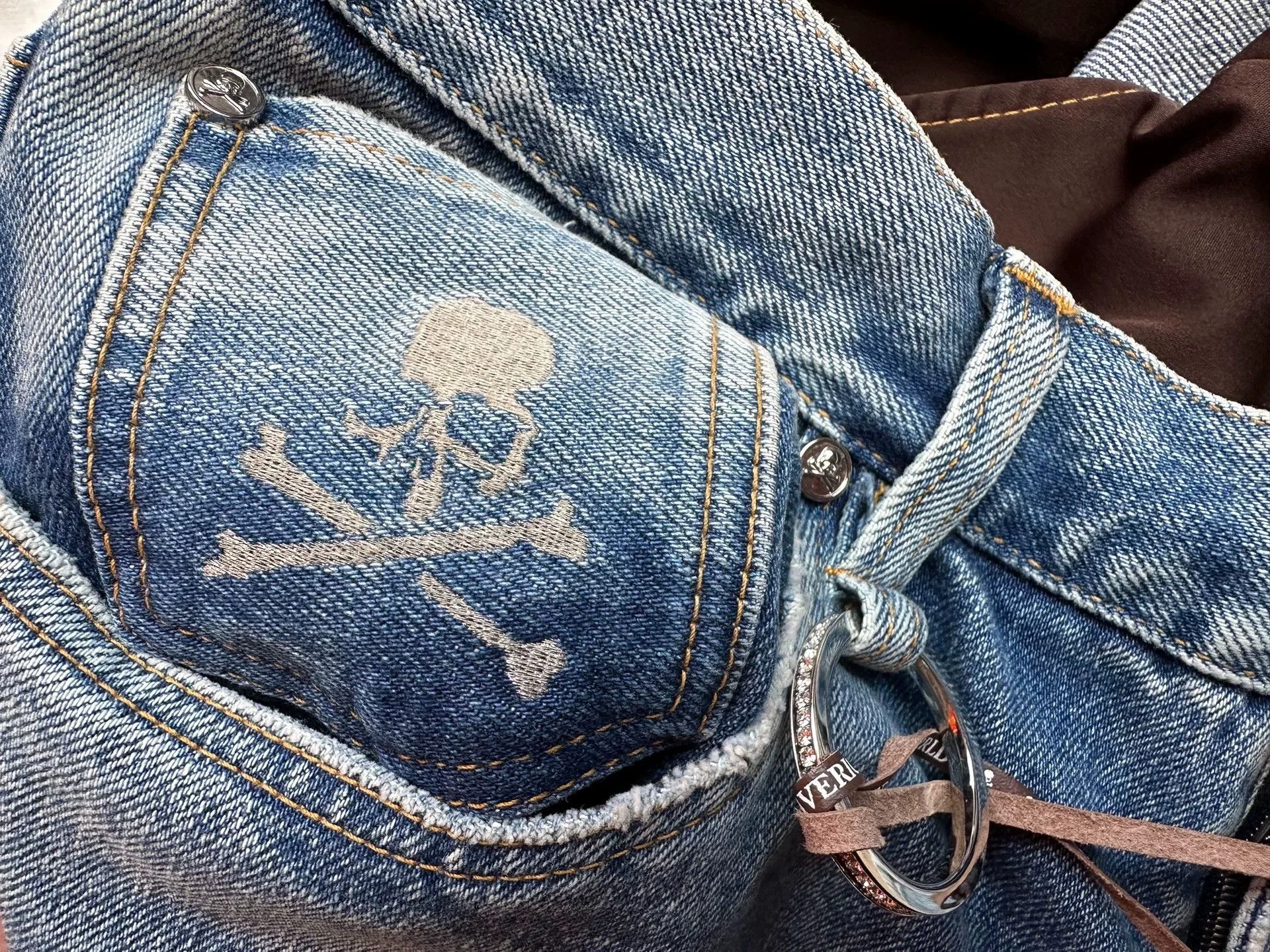 Mastermind Japan mastermind world skull embroidery denim pants Size US 34 / EU 50 - 6 Thumbnail