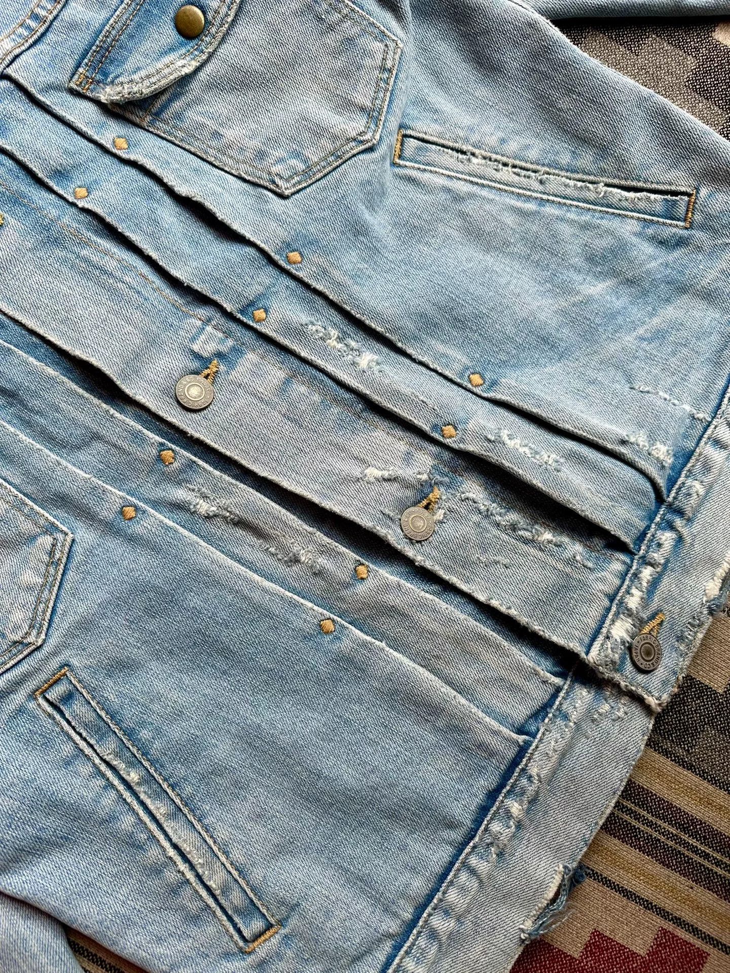Fabric Brand & Co. denim jacket with distressed details Size US S / EU 44-46 / 1 - 7 Thumbnail