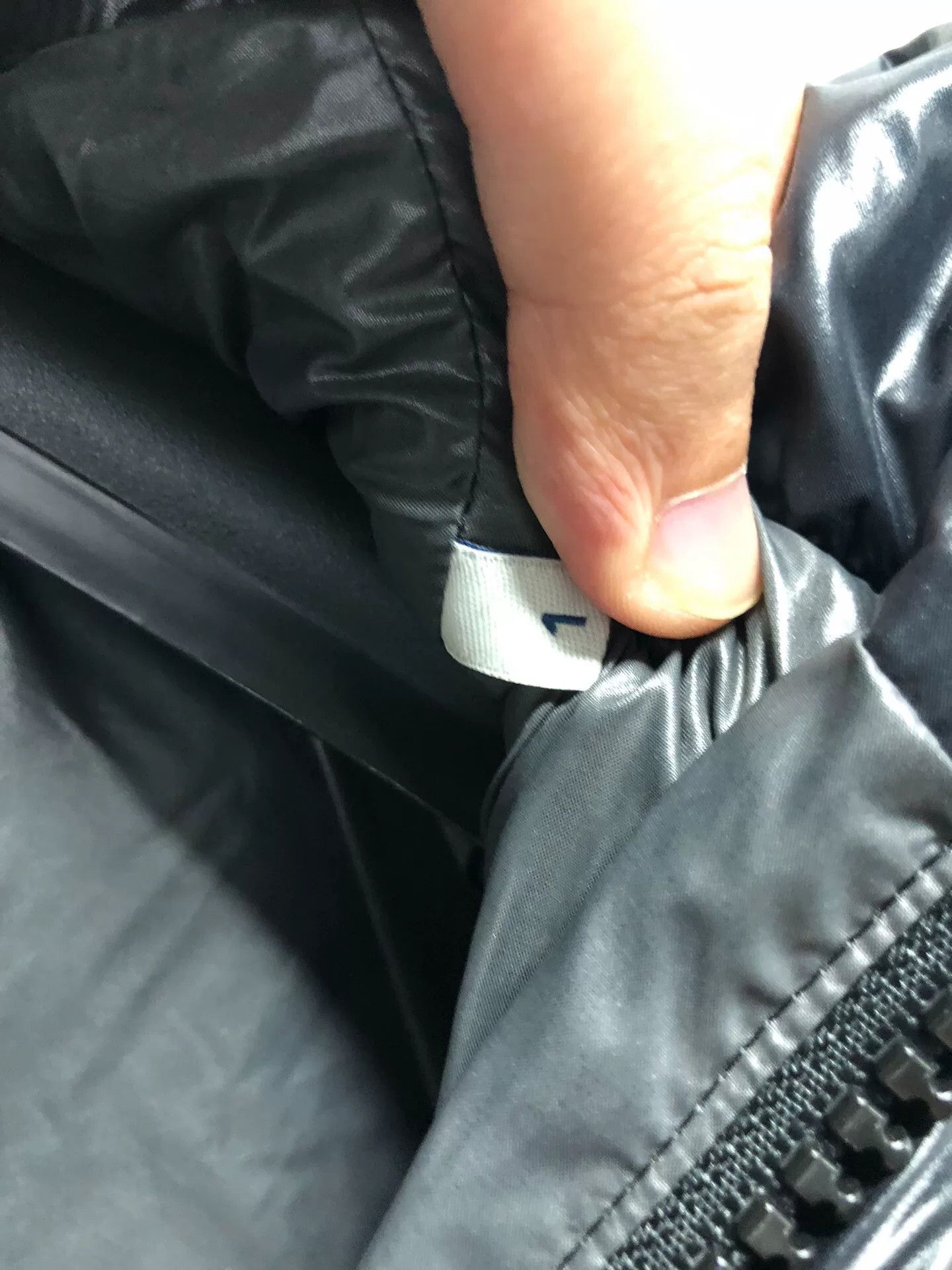 Moncler moncler maya series shiny down jacket Size US S / EU 44-46 / 1 - 4 Thumbnail