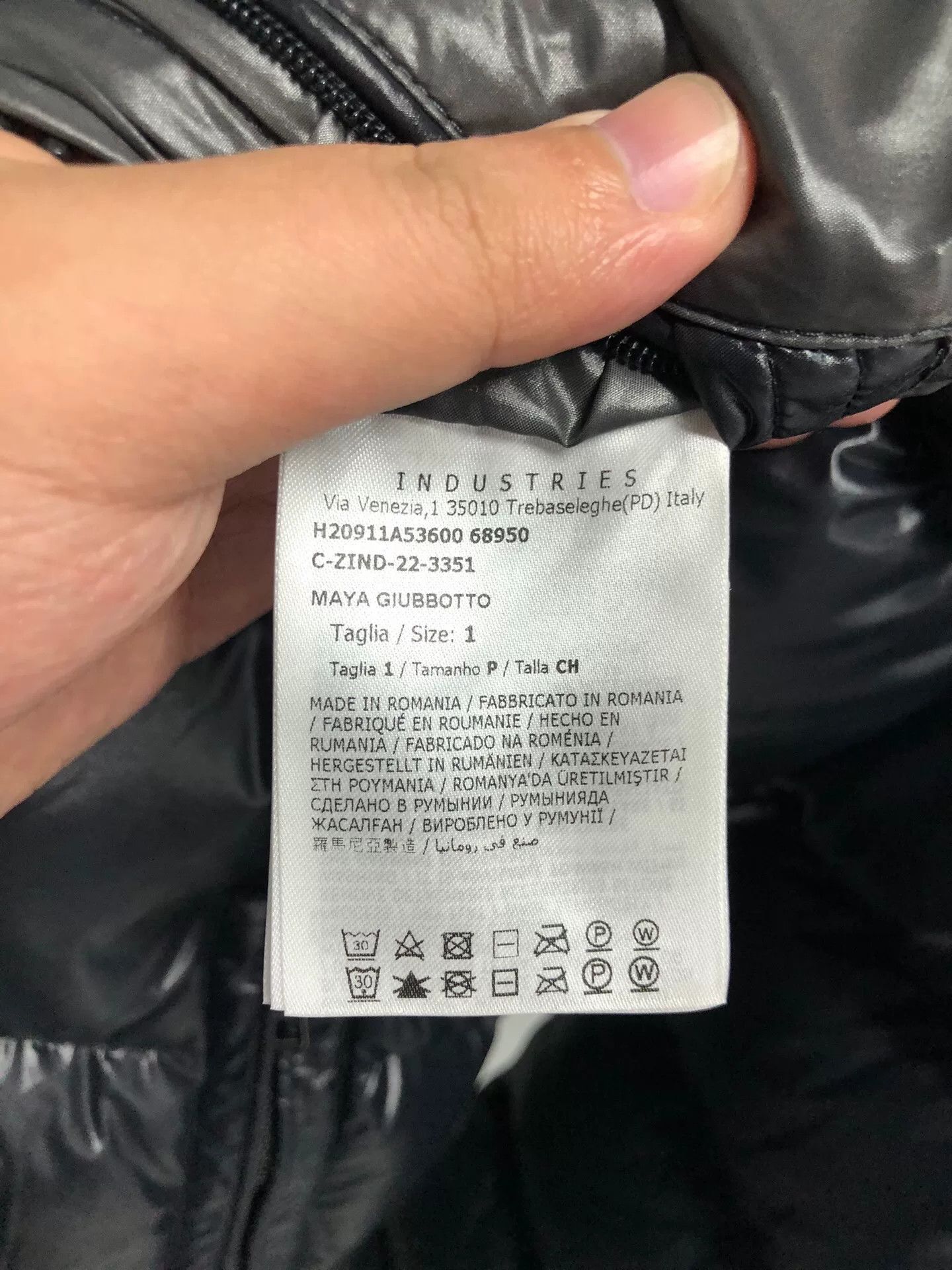 Moncler moncler maya series shiny down jacket Size US S / EU 44-46 / 1 - 5 Thumbnail