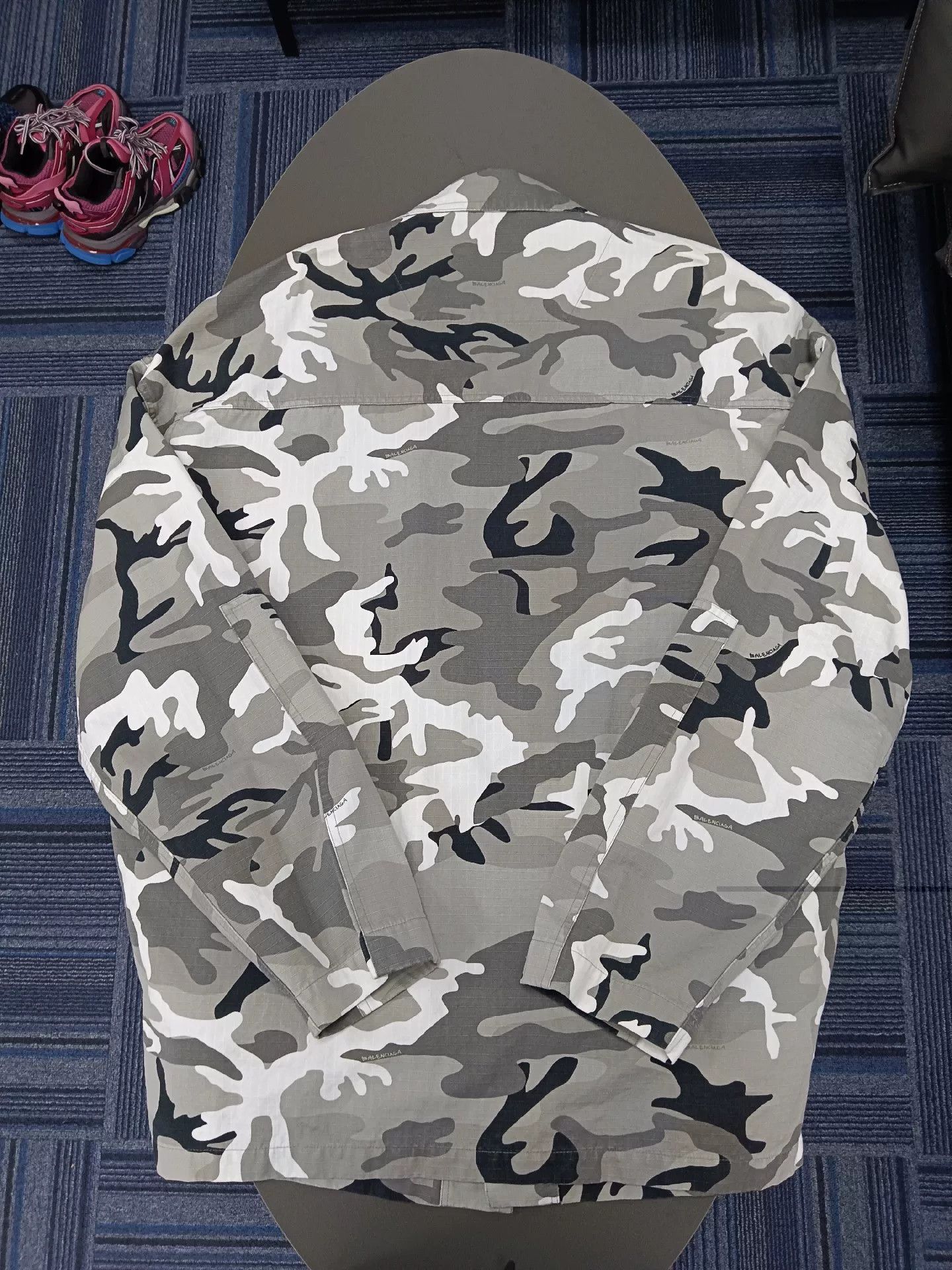 Balenciaga balenciaga camo multi-pocket shirt gray Size US M / EU 48-50 / 2 - 2 Thumbnail