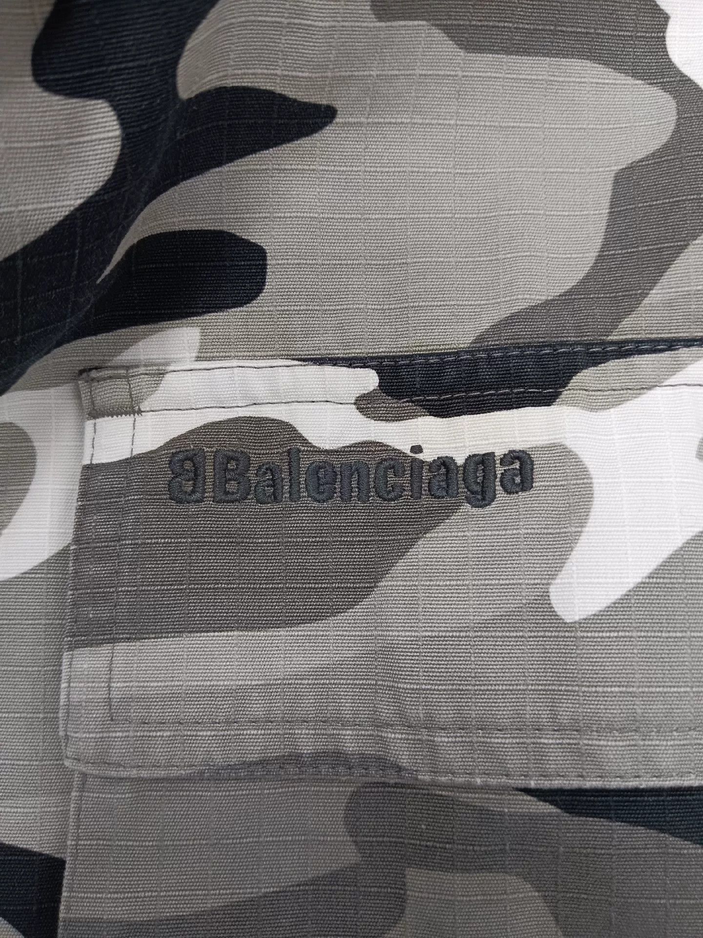 Balenciaga balenciaga camo multi-pocket shirt gray Size US M / EU 48-50 / 2 - 5 Thumbnail