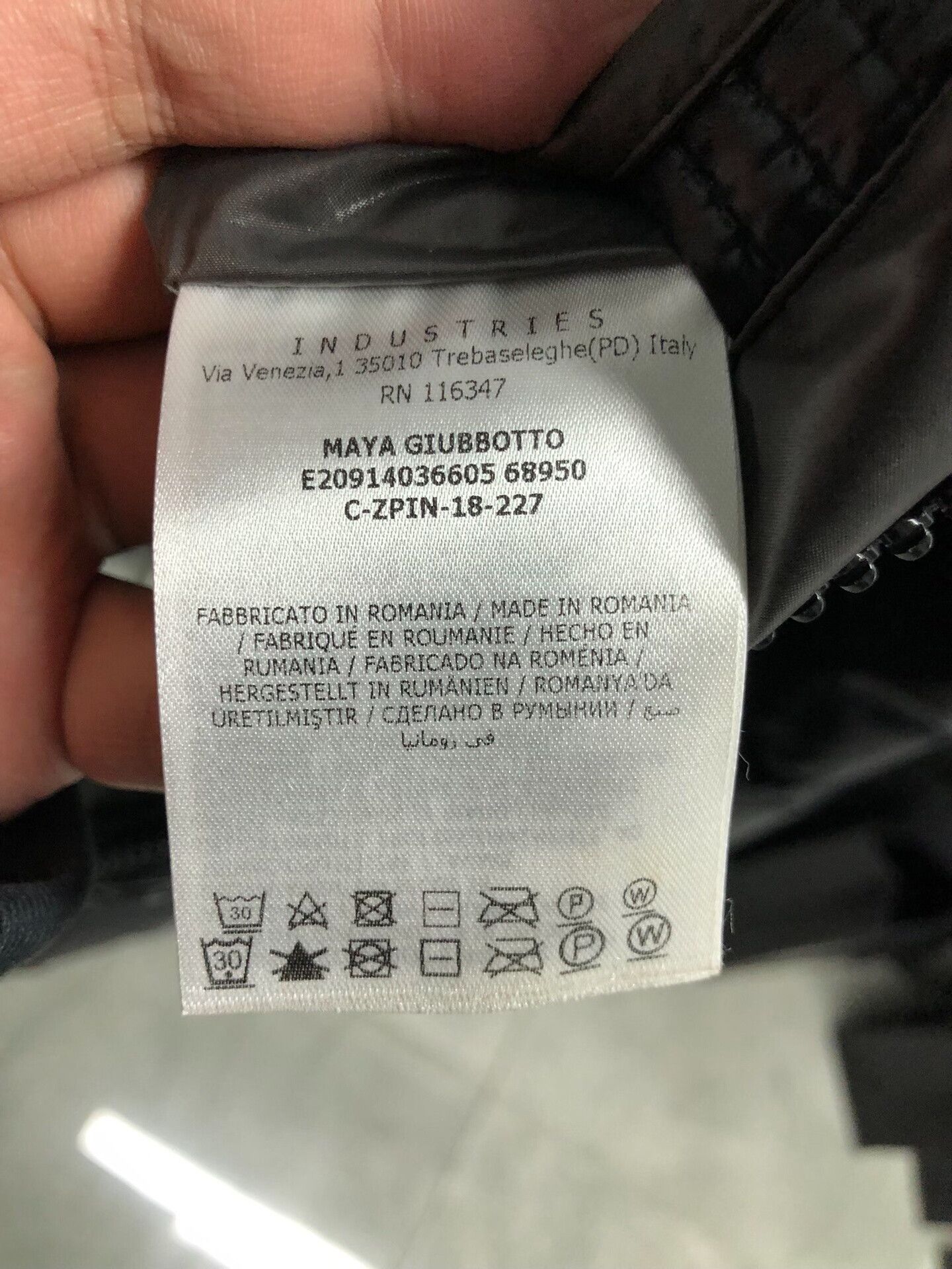 Moncler black hooded puffer jacket for winter Size US M / EU 48-50 / 2 - 5 Thumbnail