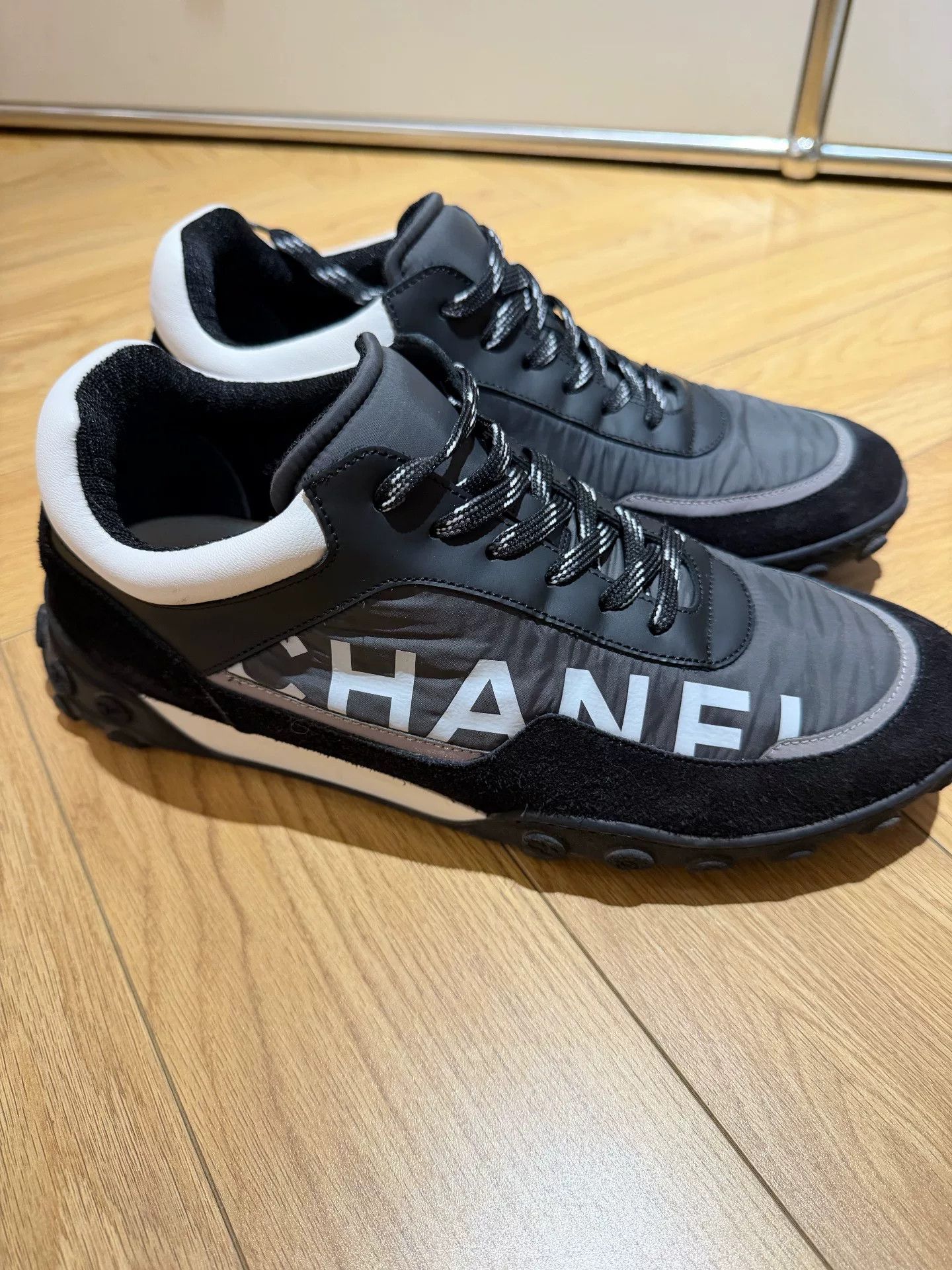 Chanel Chanel Black and White Athletic Sneakers Size US 9 / EU 42 - 2 Thumbnail