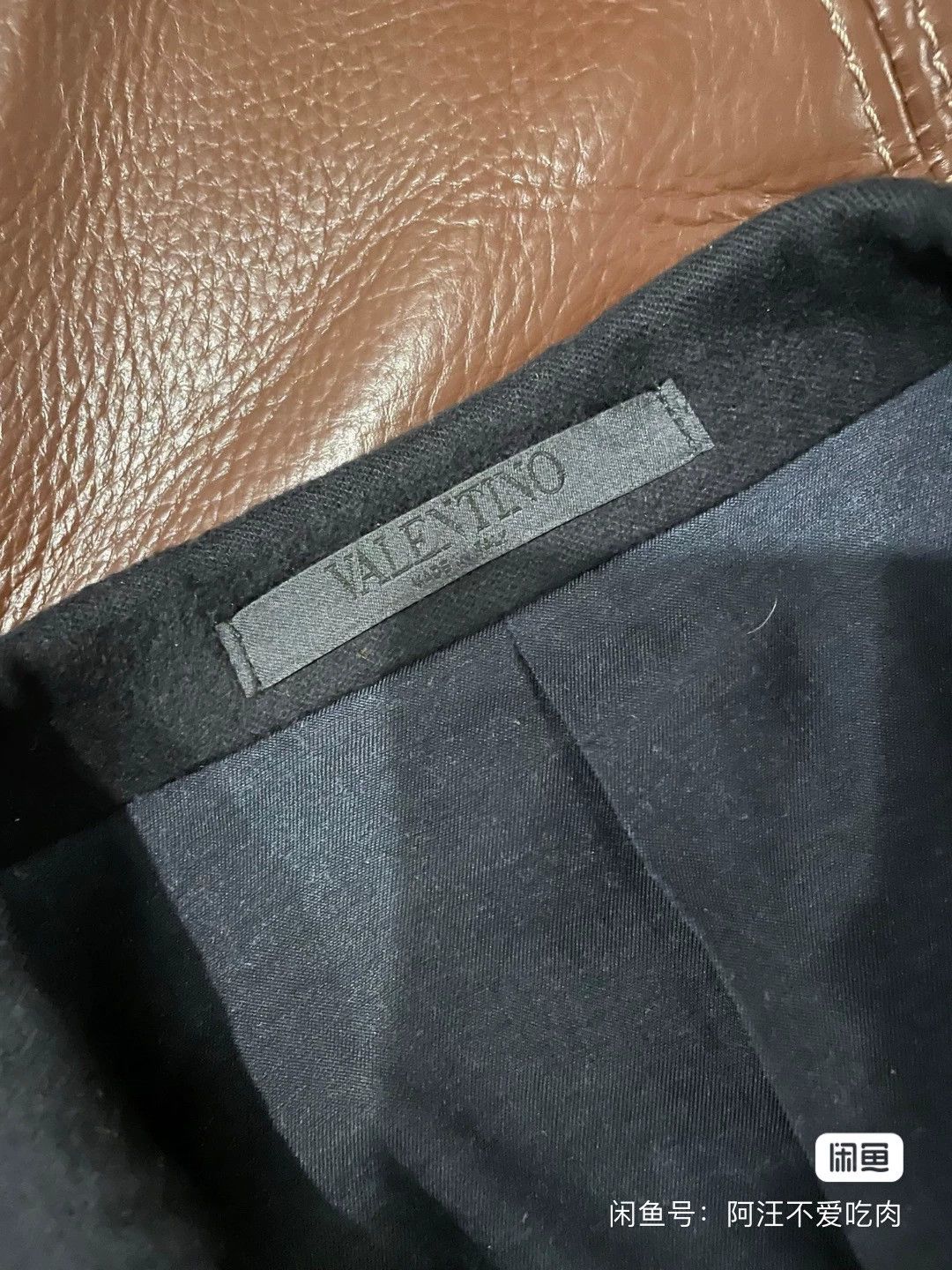 Valentino black cashmere blazer by valentino Size US M / EU 48-50 / 2 - 2 Thumbnail