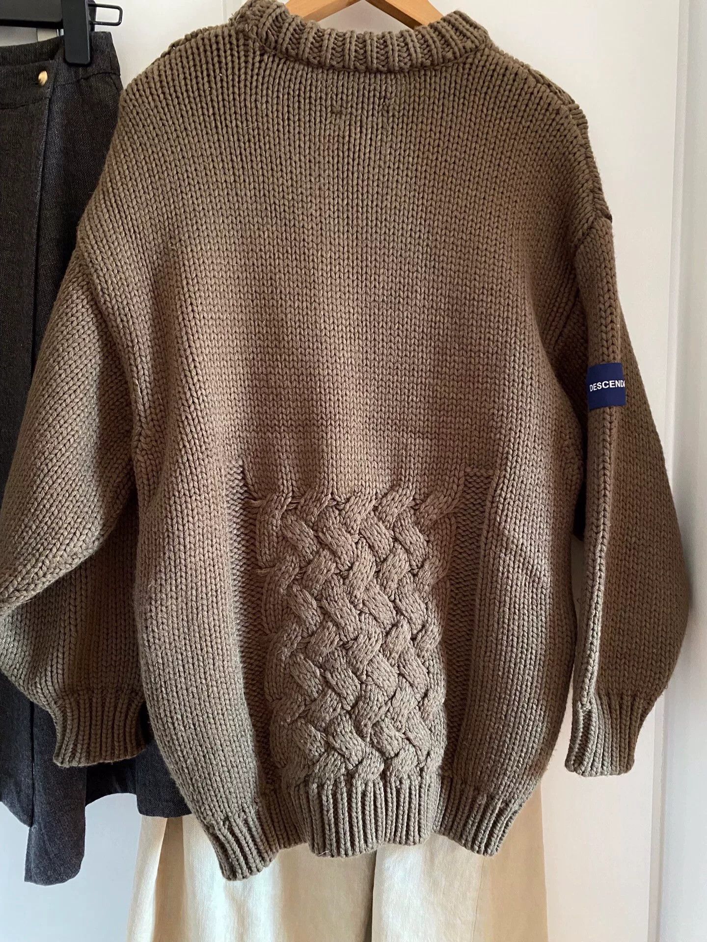 Descendant vintage descendent knitted sweater in olive green Size US M / EU 48-50 / 2 - 2 Thumbnail