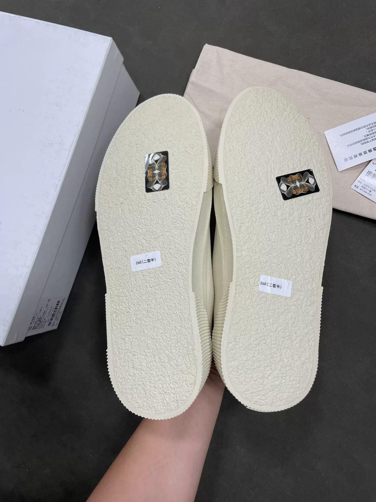 AMI ami paris beige leather low-top sneakers Size US 10 / EU 43 - 5 Thumbnail