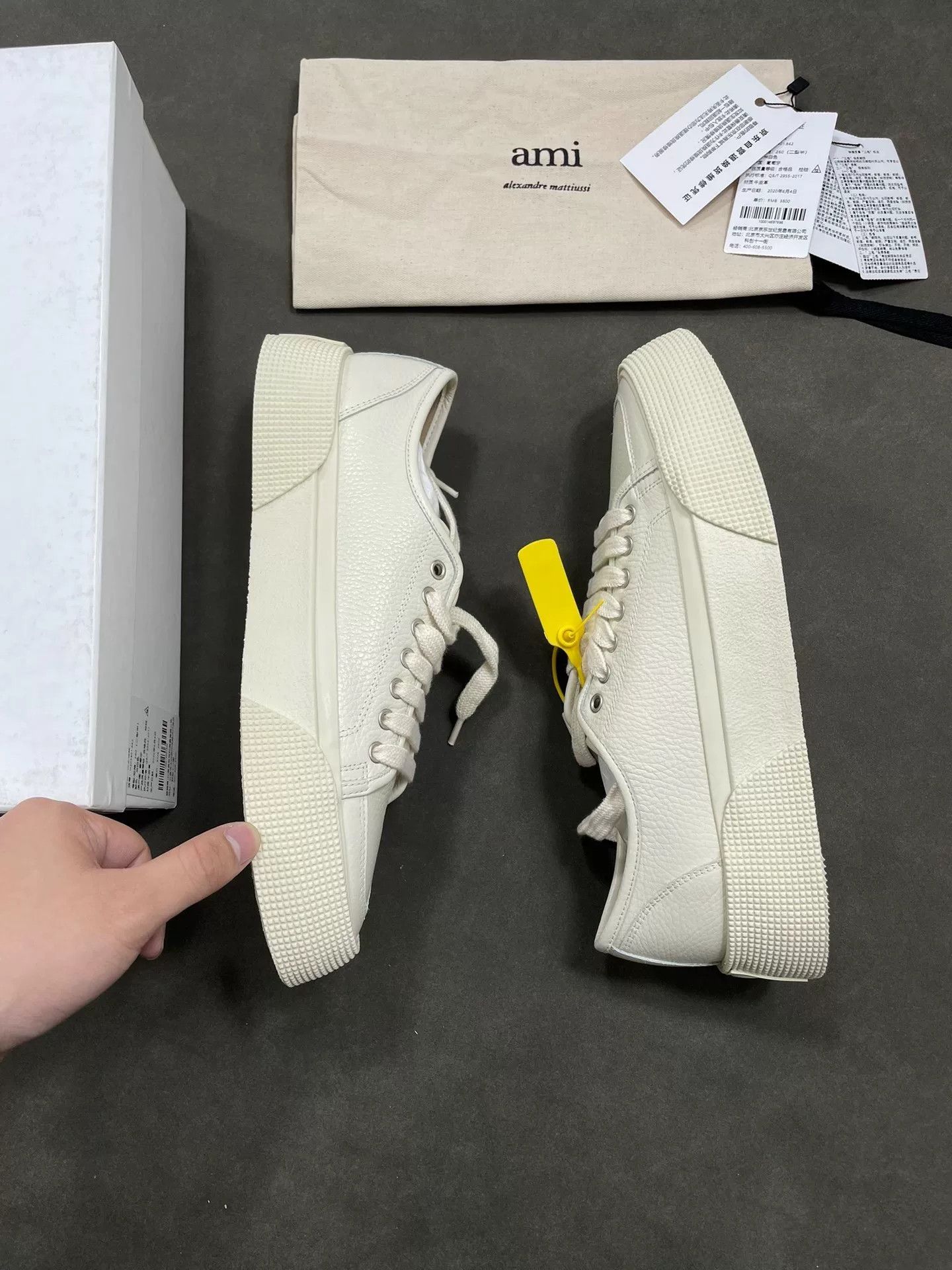 AMI ami paris beige leather low-top sneakers Size US 10 / EU 43 - 3 Thumbnail