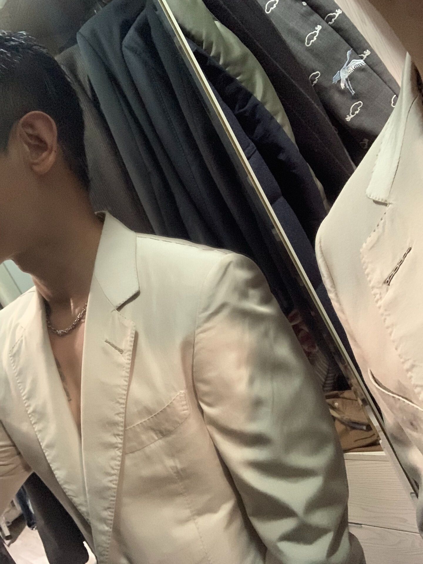 Tom Ford stylish tom ford silk blazer in beige Size US L / EU 52-54 / 3 - 9 Thumbnail