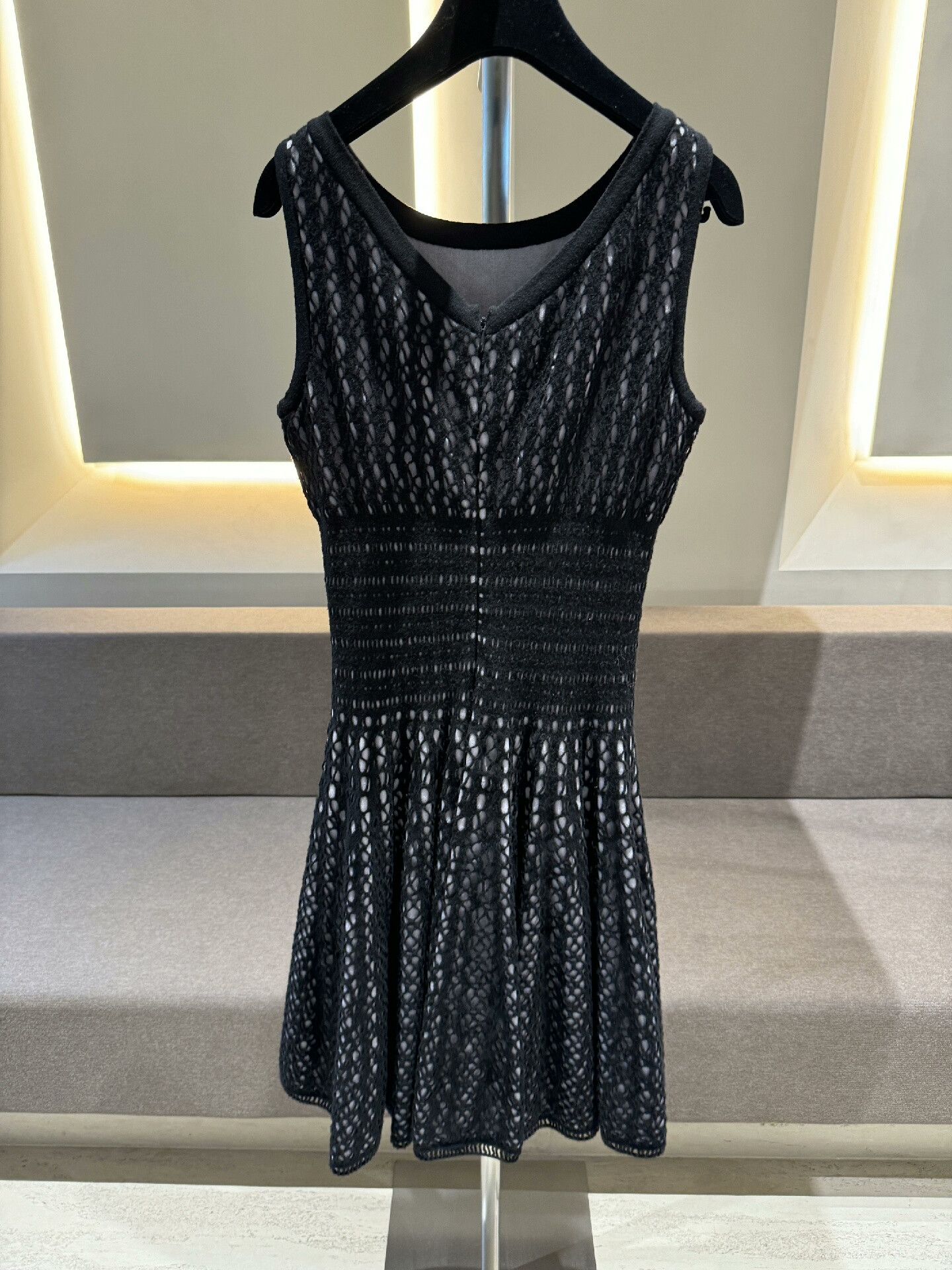 Issey Miyake ALAÏA Sleeveless Knit Dress Size US XL / EU 56 / 4 - 2 Thumbnail