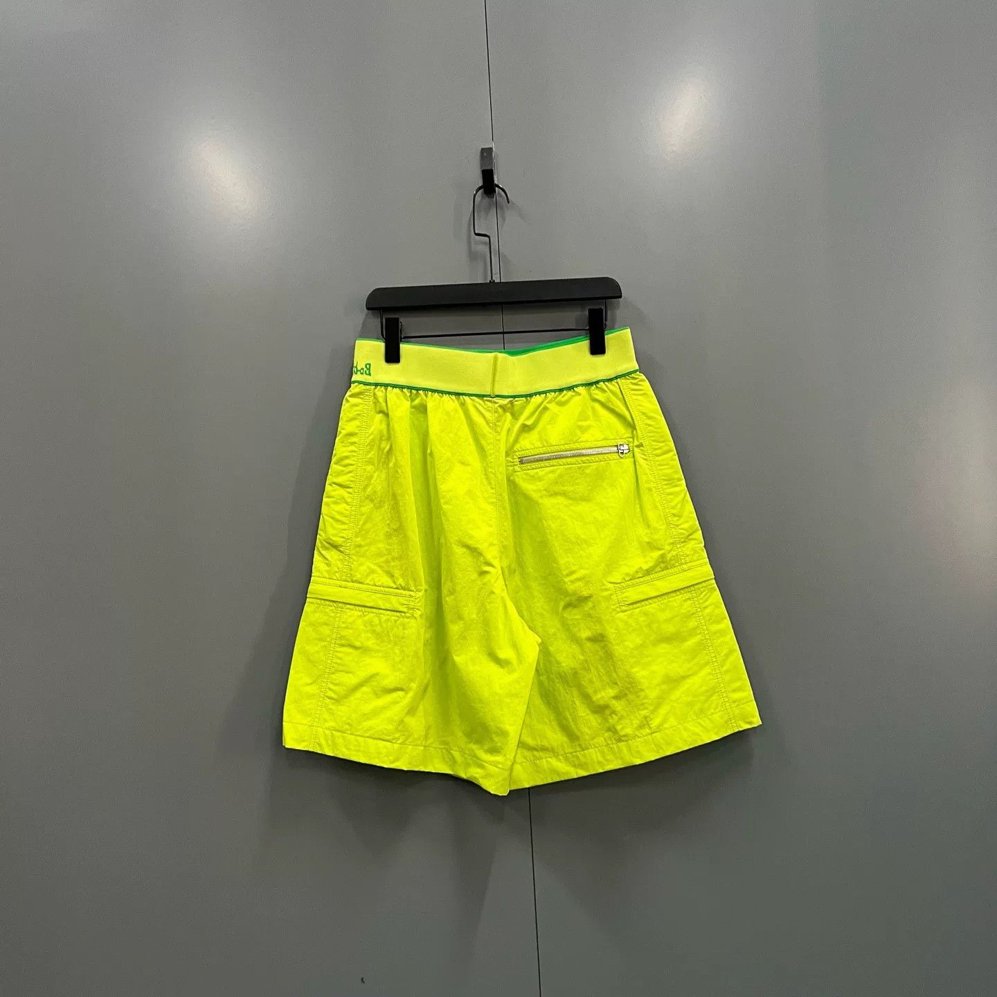Bottega Veneta Bottega Veneta Neon Green Elastic Waist Shorts Size 28" / US 6 / IT 42 - 2 Thumbnail