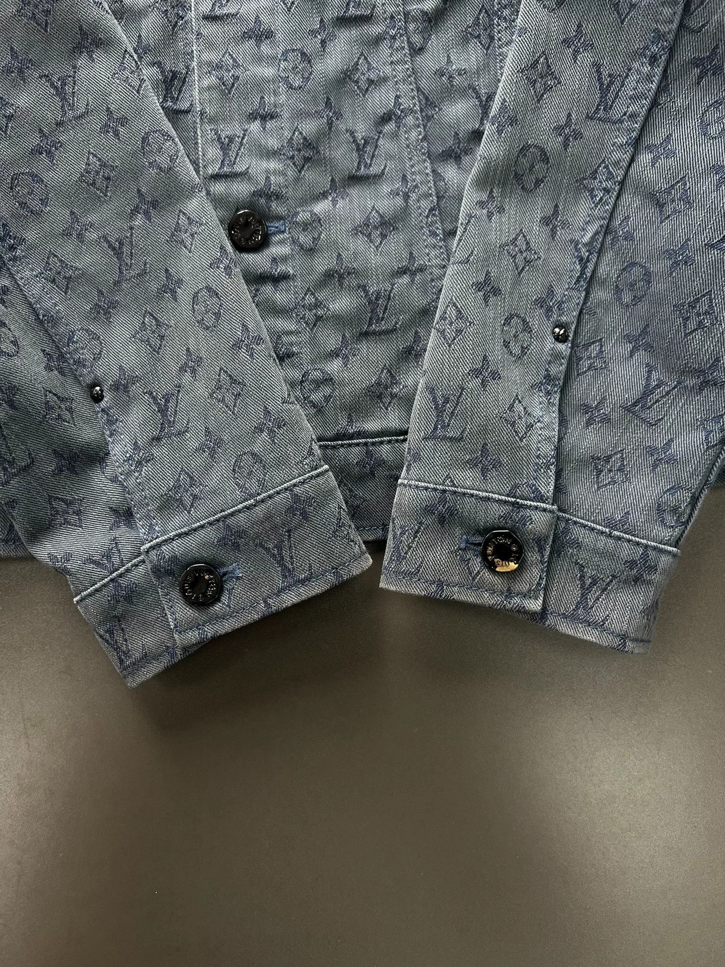 LVXWA lv full print denim jacket in blue Size US M / EU 48-50 / 2 - 2 Thumbnail