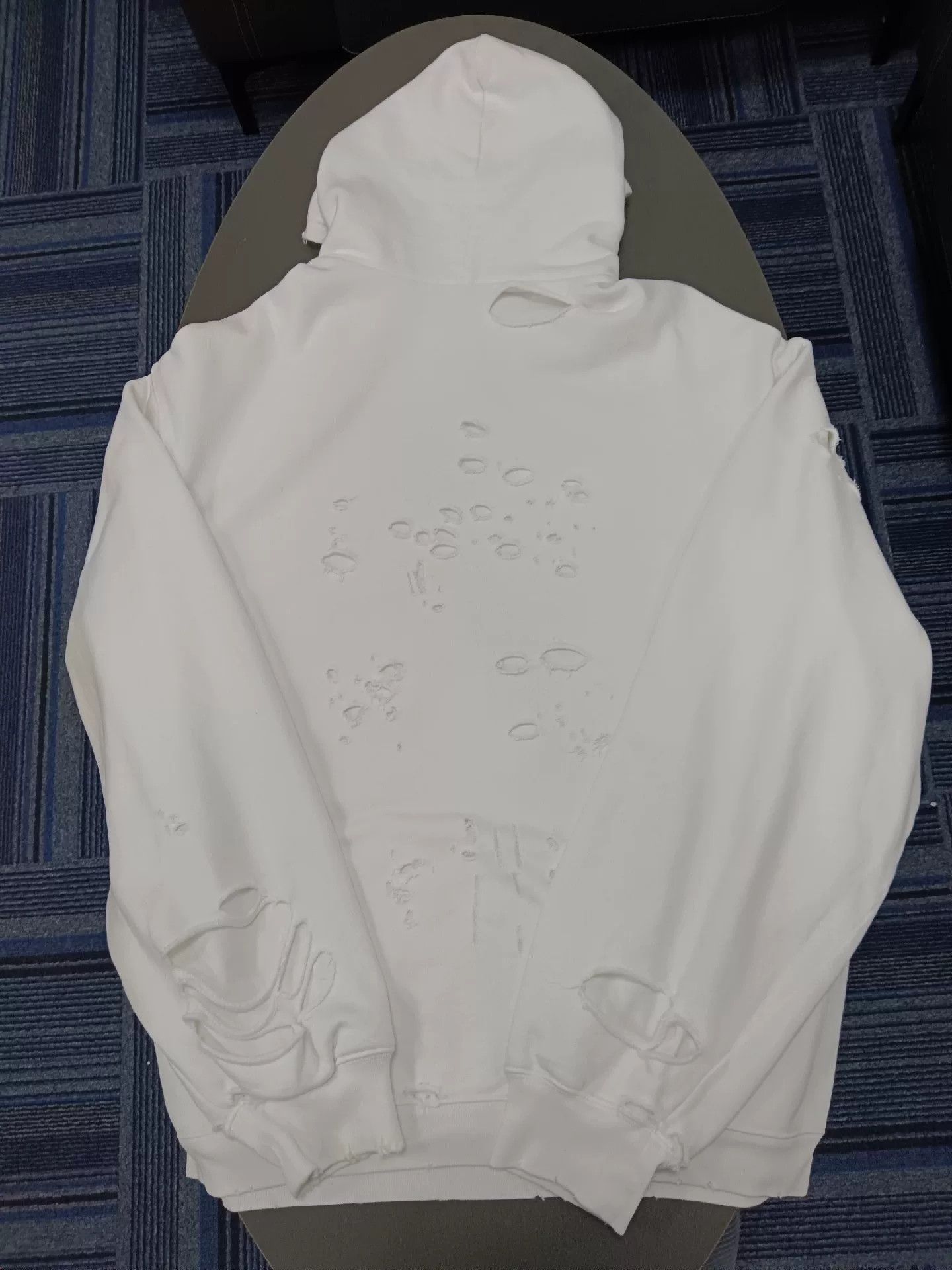 Balenciaga balenciaga distressed logo hoodie white medium Size US M / EU 48-50 / 2 - 2 Thumbnail