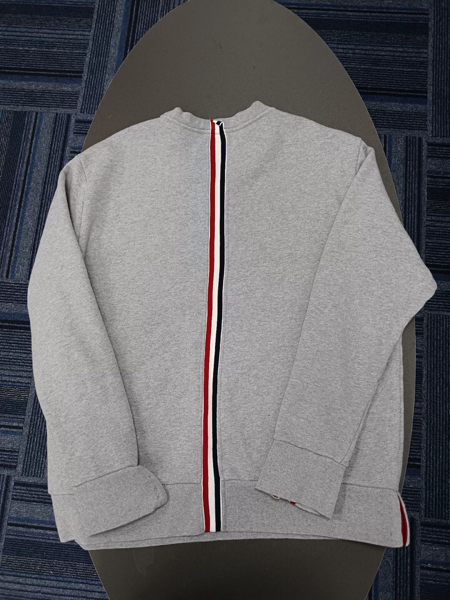 Thom Browne thom browne classic gray crewneck sweatshirt Size US M / EU 48-50 / 2 - 2 Thumbnail