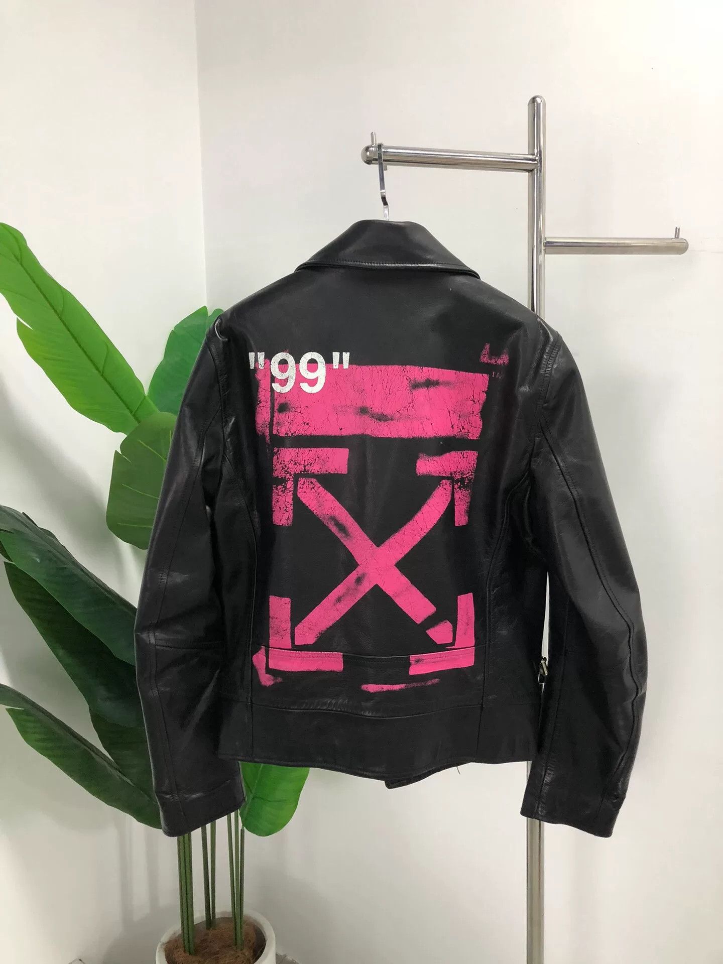 Off-White off white logo painted leather jacket Size US L / EU 52-54 / 3 - 2 Thumbnail